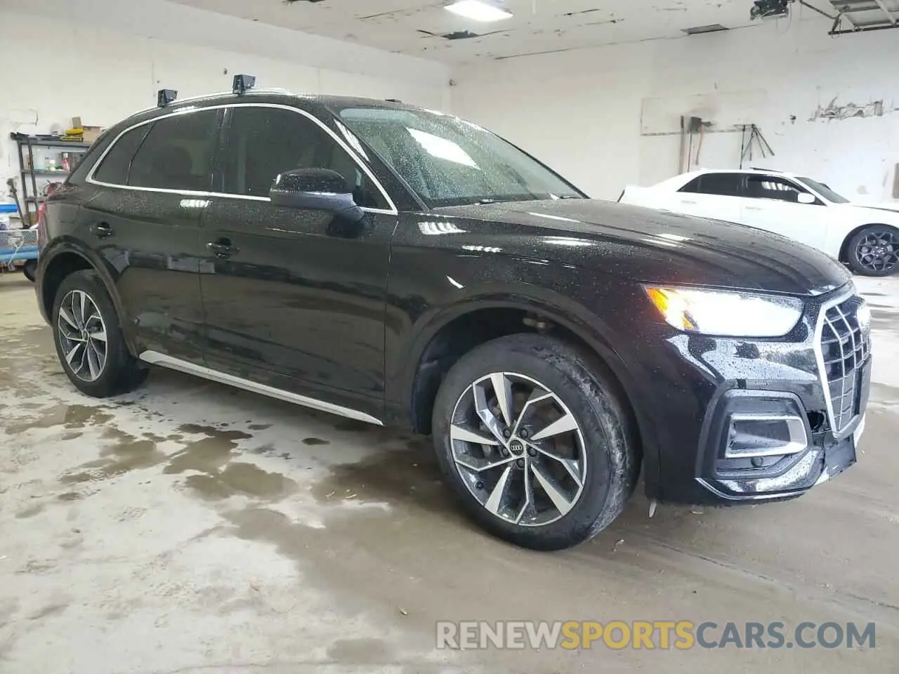 4 Photograph of a damaged car WA1BAAFYXM2124869 AUDI Q5 2021
