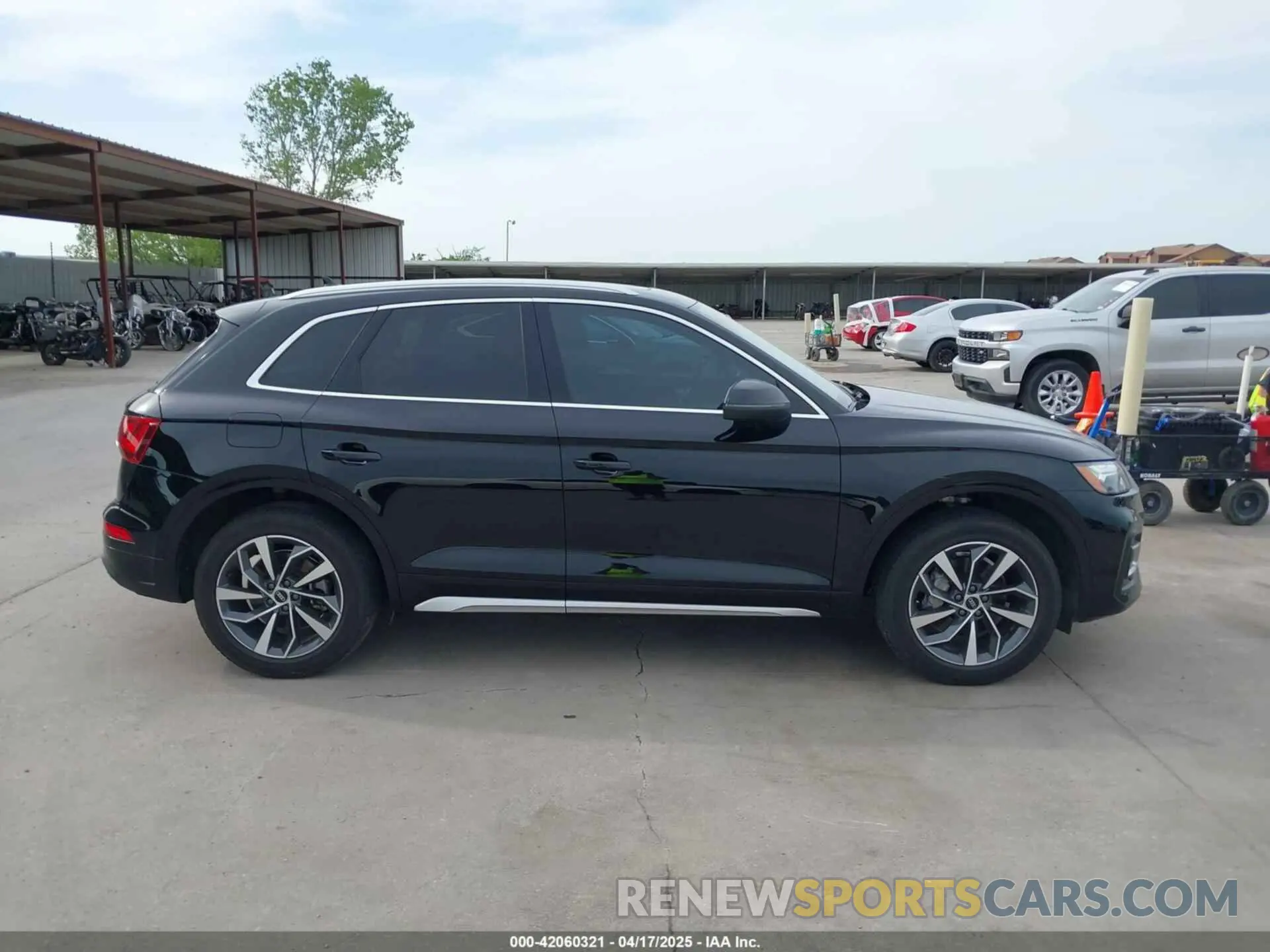 13 Photograph of a damaged car WA1BAAFYXM2135919 AUDI Q5 2021
