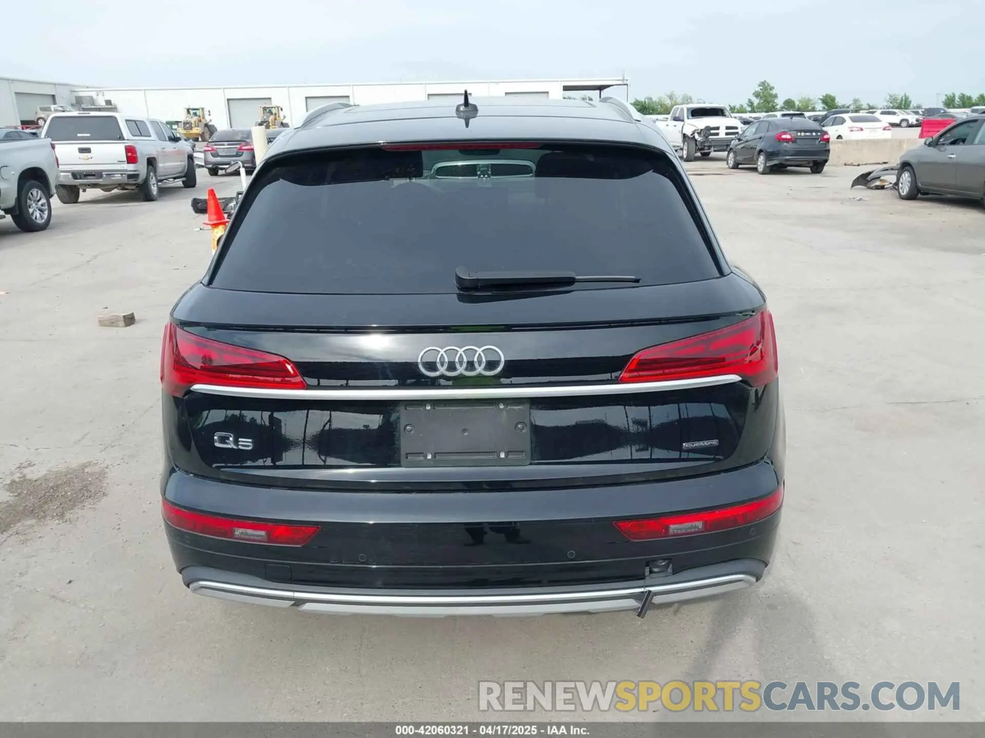 16 Photograph of a damaged car WA1BAAFYXM2135919 AUDI Q5 2021