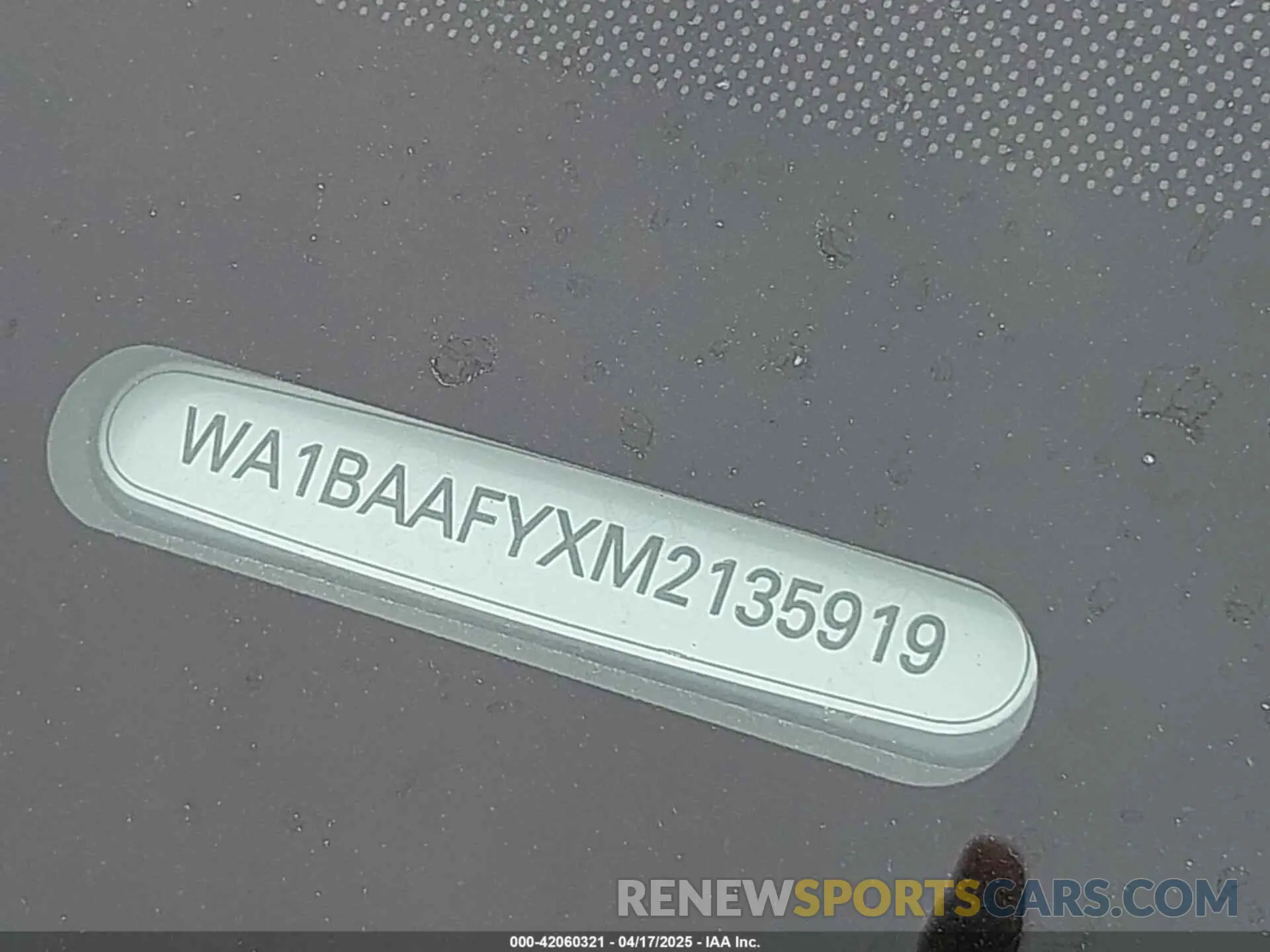 17 Photograph of a damaged car WA1BAAFYXM2135919 AUDI Q5 2021