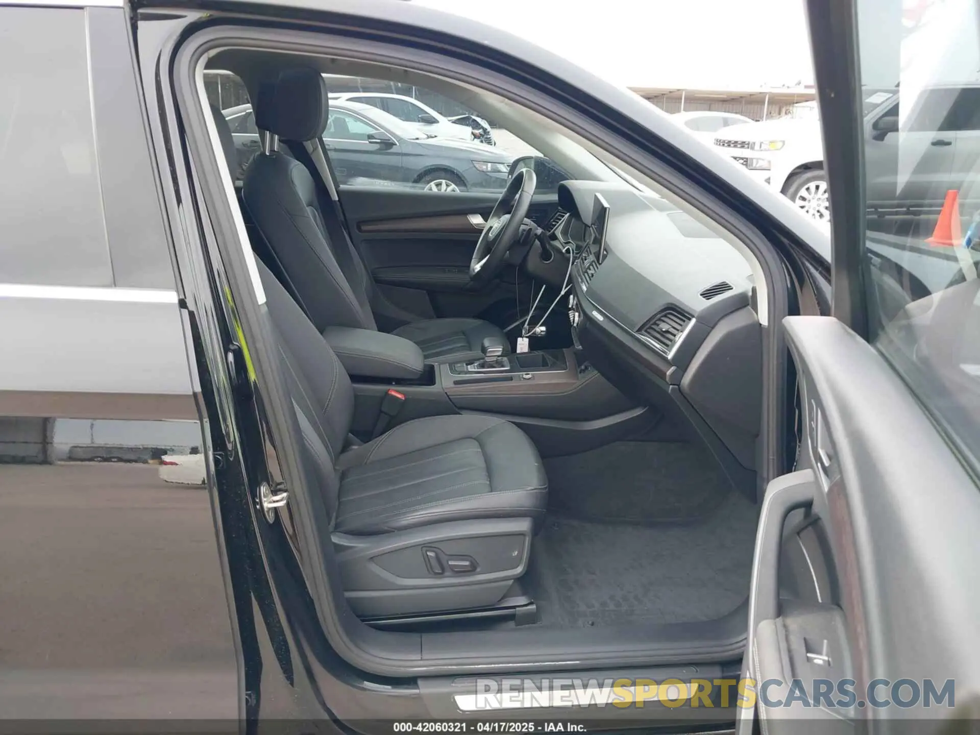 5 Photograph of a damaged car WA1BAAFYXM2135919 AUDI Q5 2021