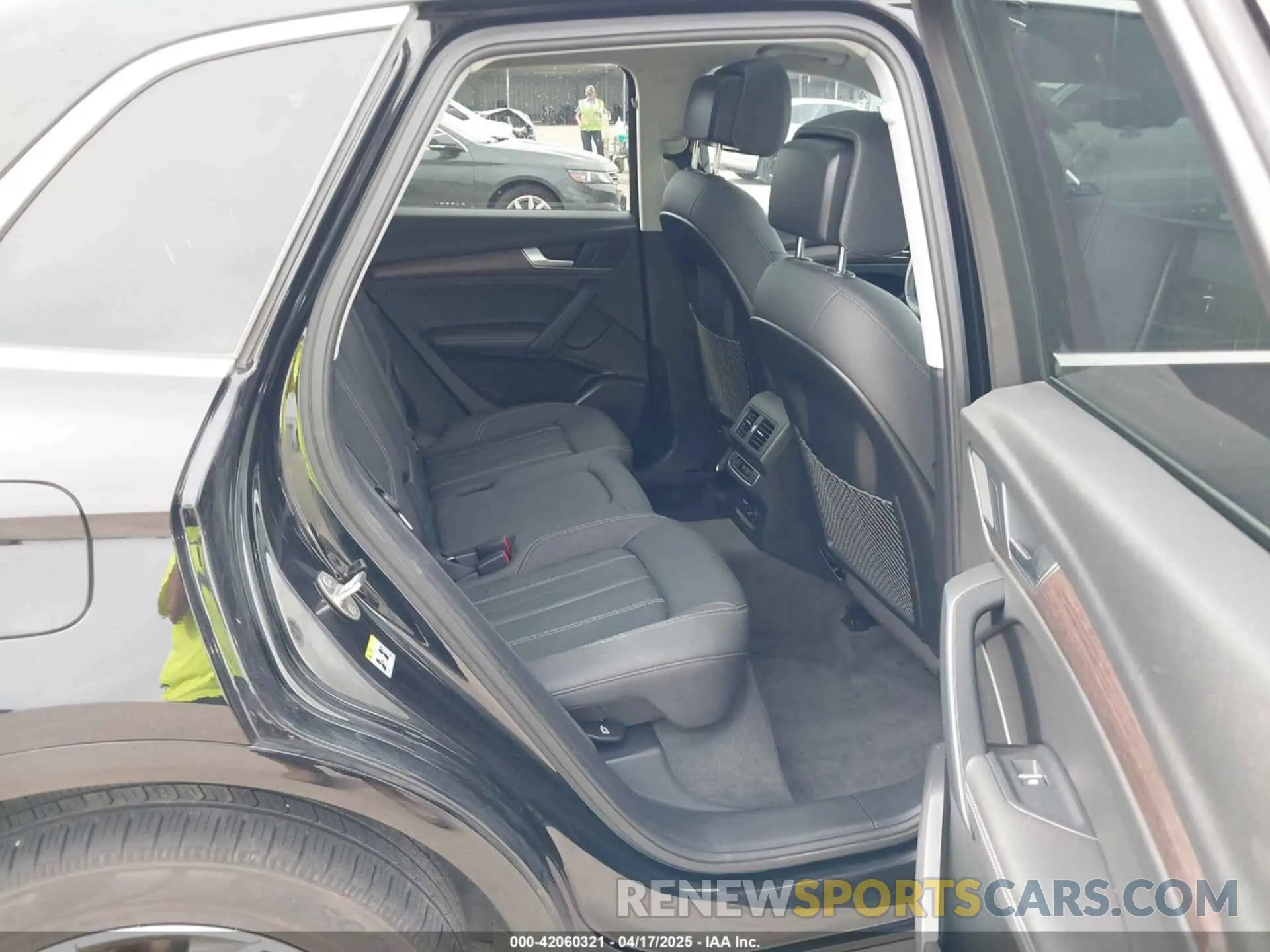 8 Photograph of a damaged car WA1BAAFYXM2135919 AUDI Q5 2021