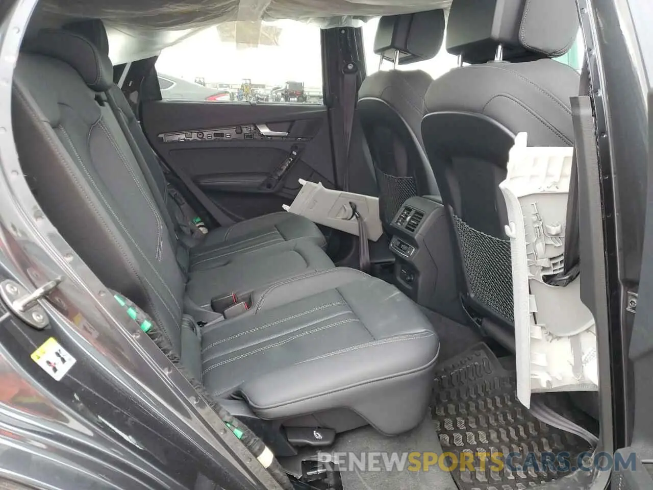11 Photograph of a damaged car WA1CAAFY2M2040789 AUDI Q5 2021