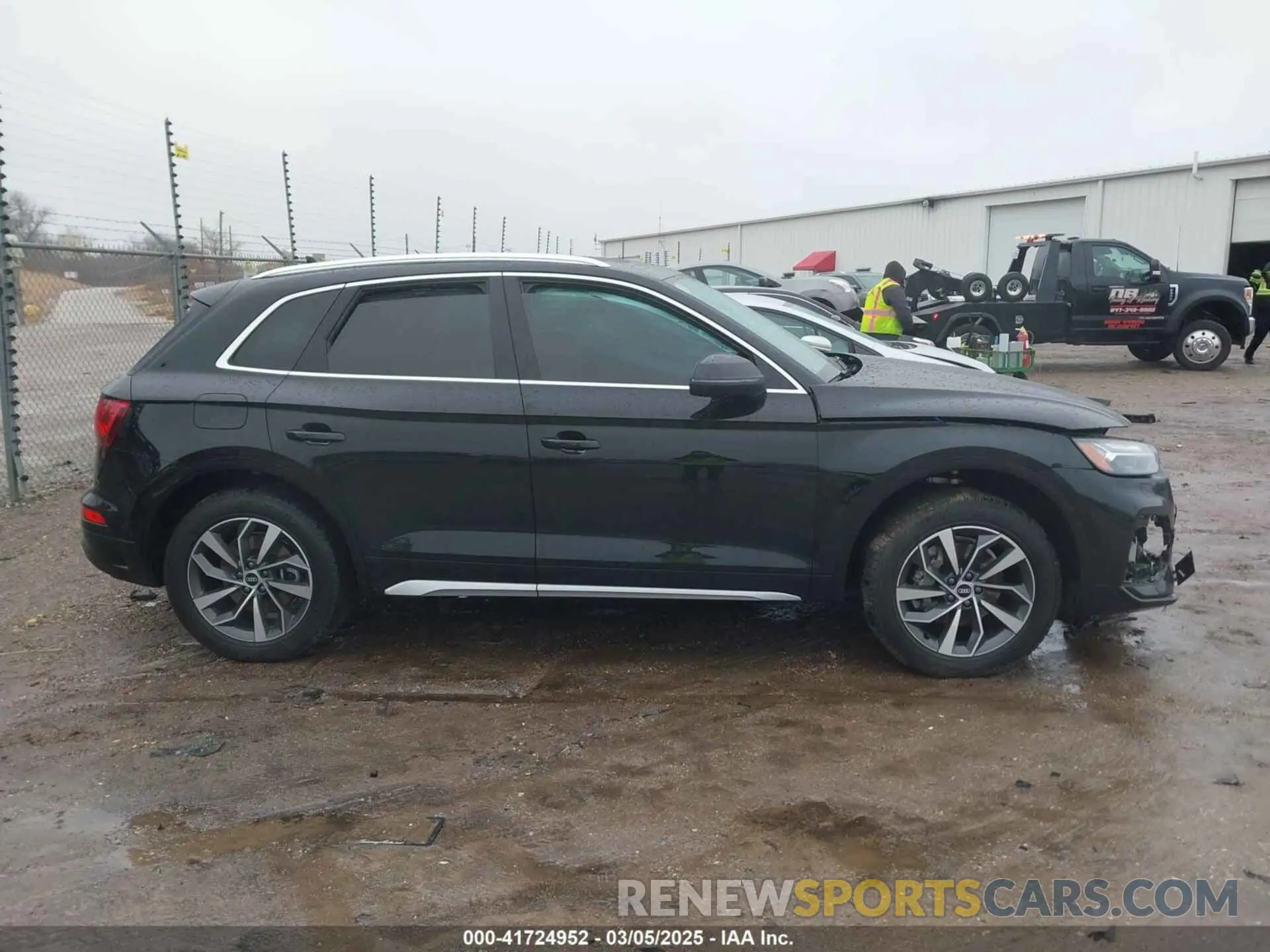 14 Photograph of a damaged car WA1CAAFY3M2096367 AUDI Q5 2021