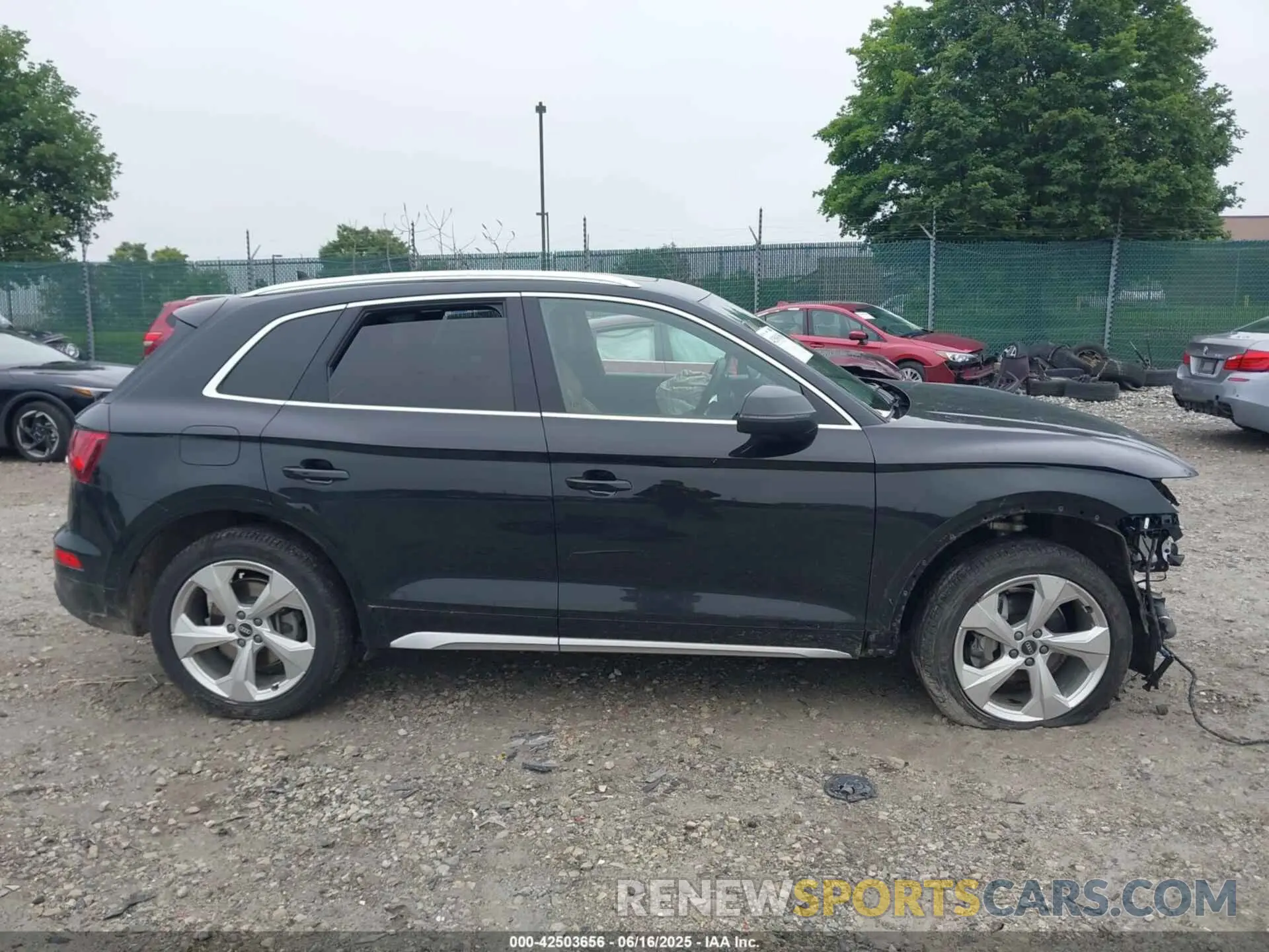 13 Photograph of a damaged car WA1CAAFY5M2020908 AUDI Q5 2021