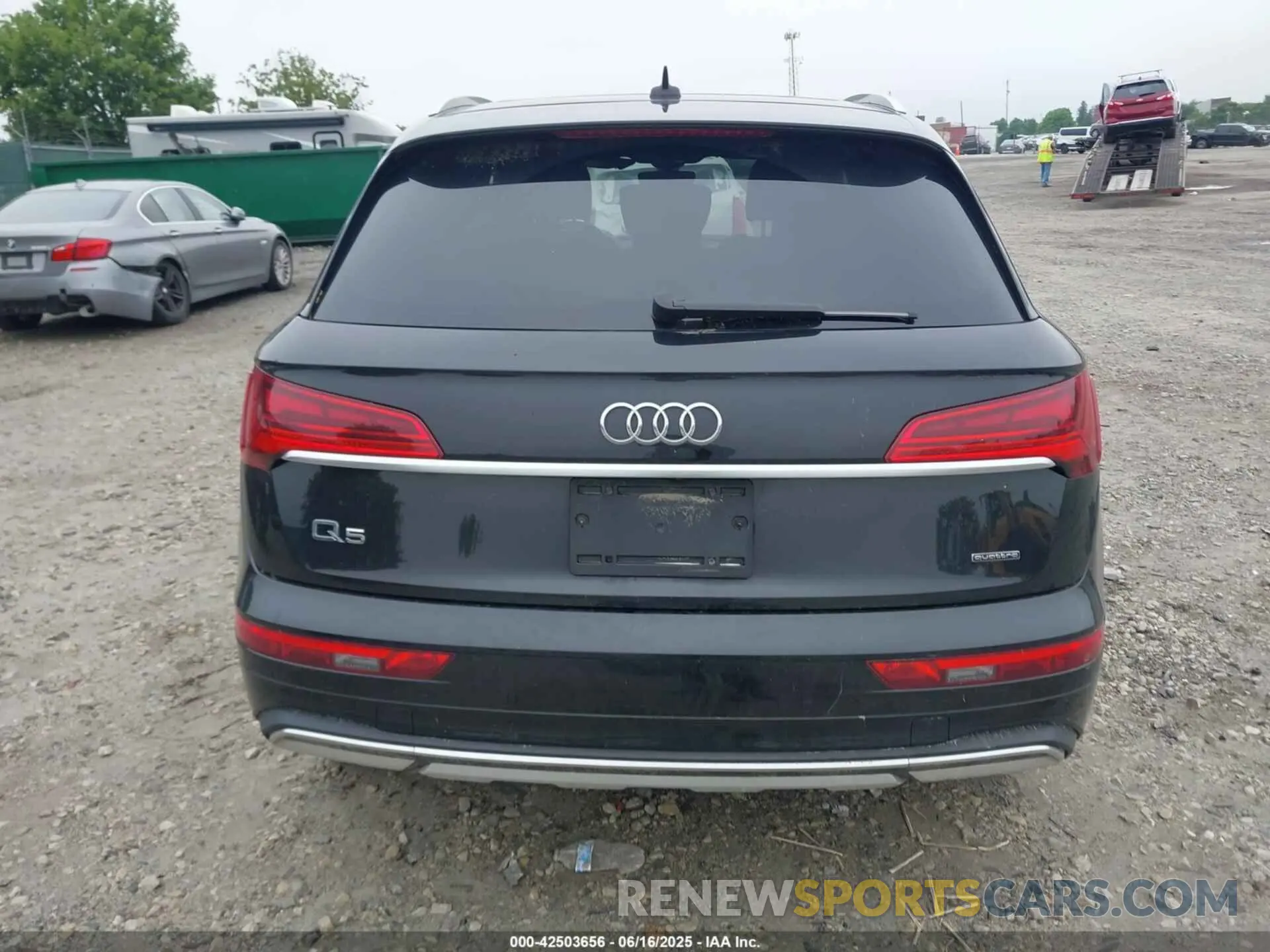 16 Photograph of a damaged car WA1CAAFY5M2020908 AUDI Q5 2021