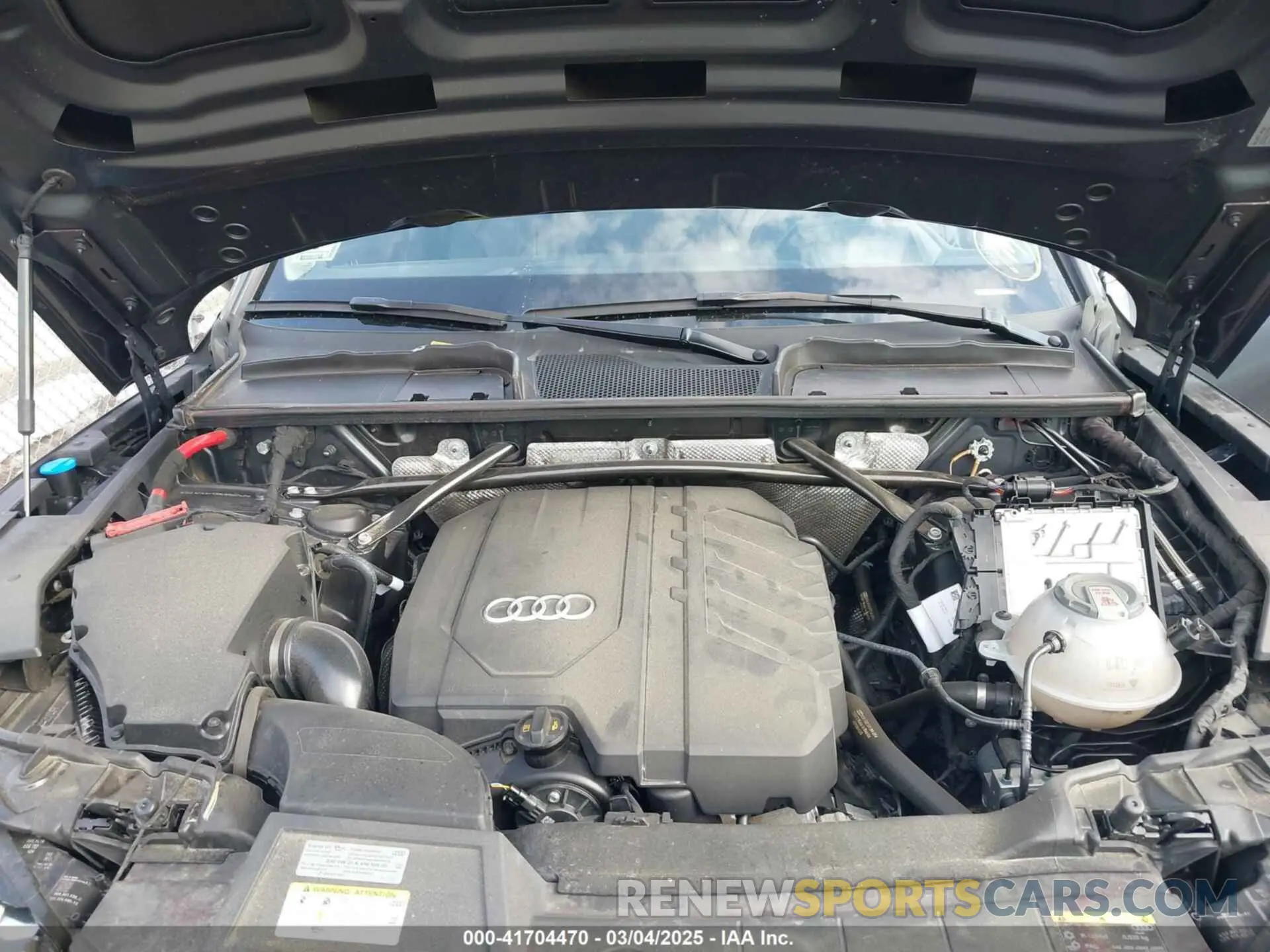 10 Photograph of a damaged car WA1CAAFY5M2050748 AUDI Q5 2021