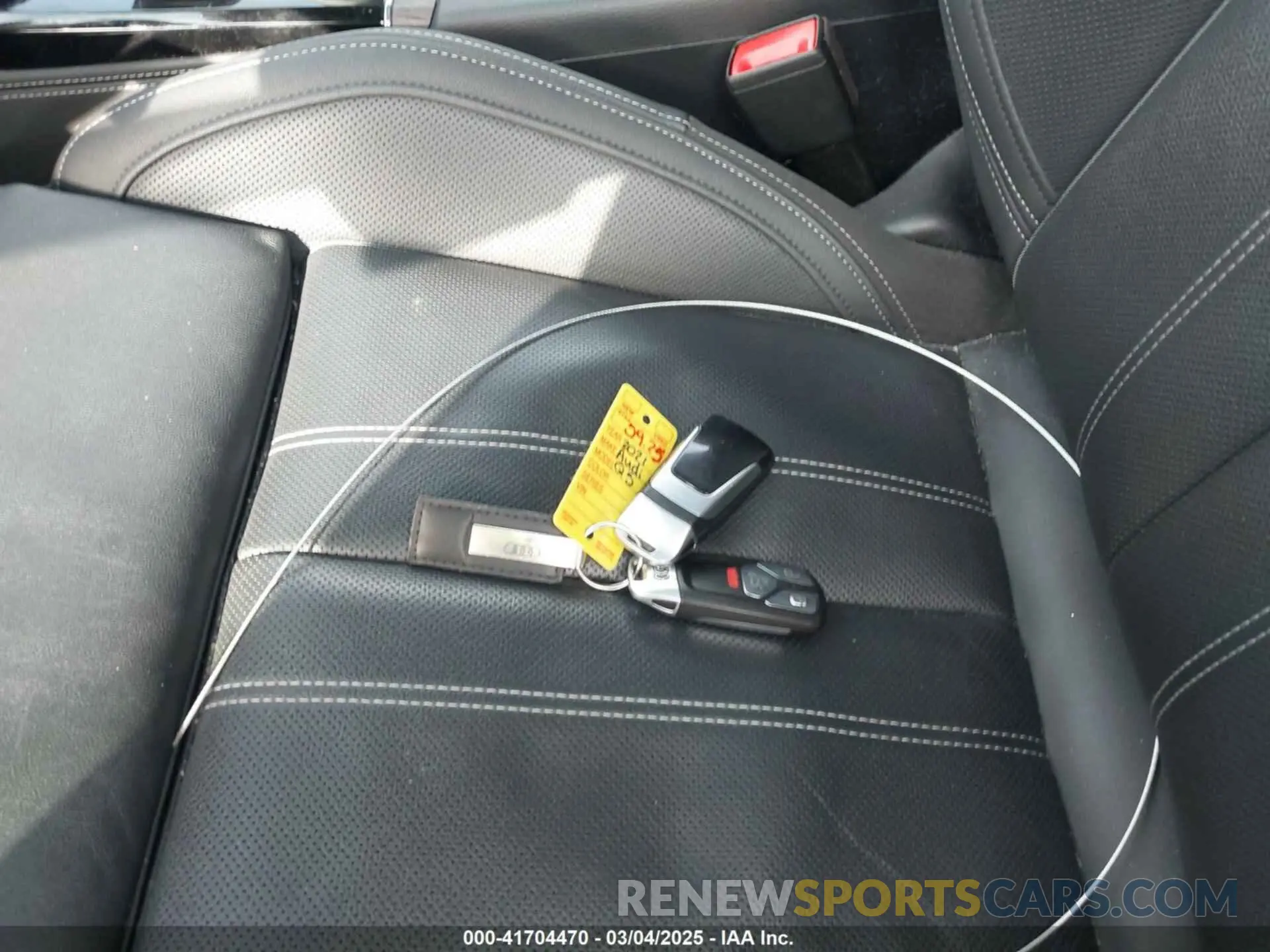 11 Photograph of a damaged car WA1CAAFY5M2050748 AUDI Q5 2021