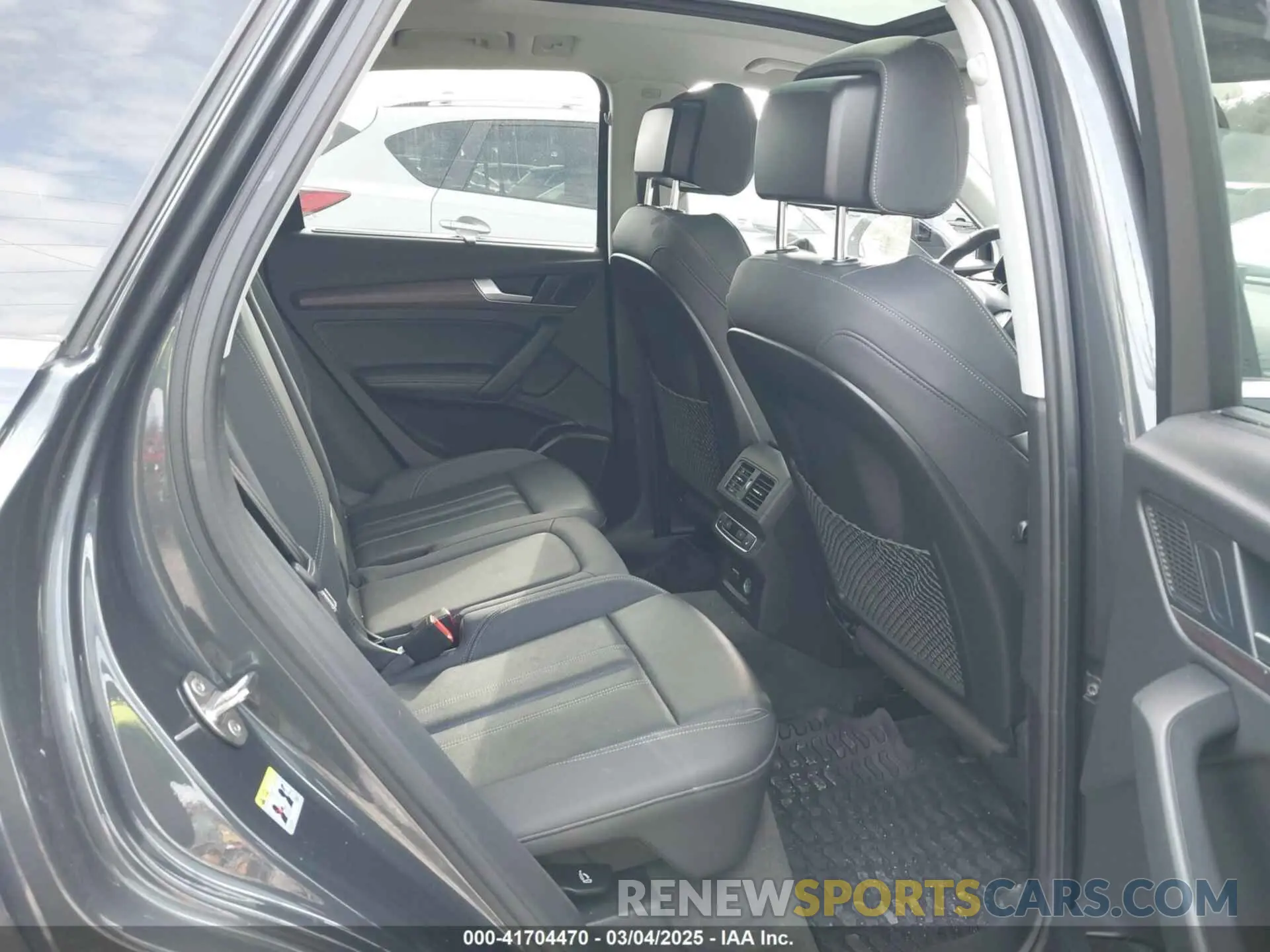 8 Photograph of a damaged car WA1CAAFY5M2050748 AUDI Q5 2021