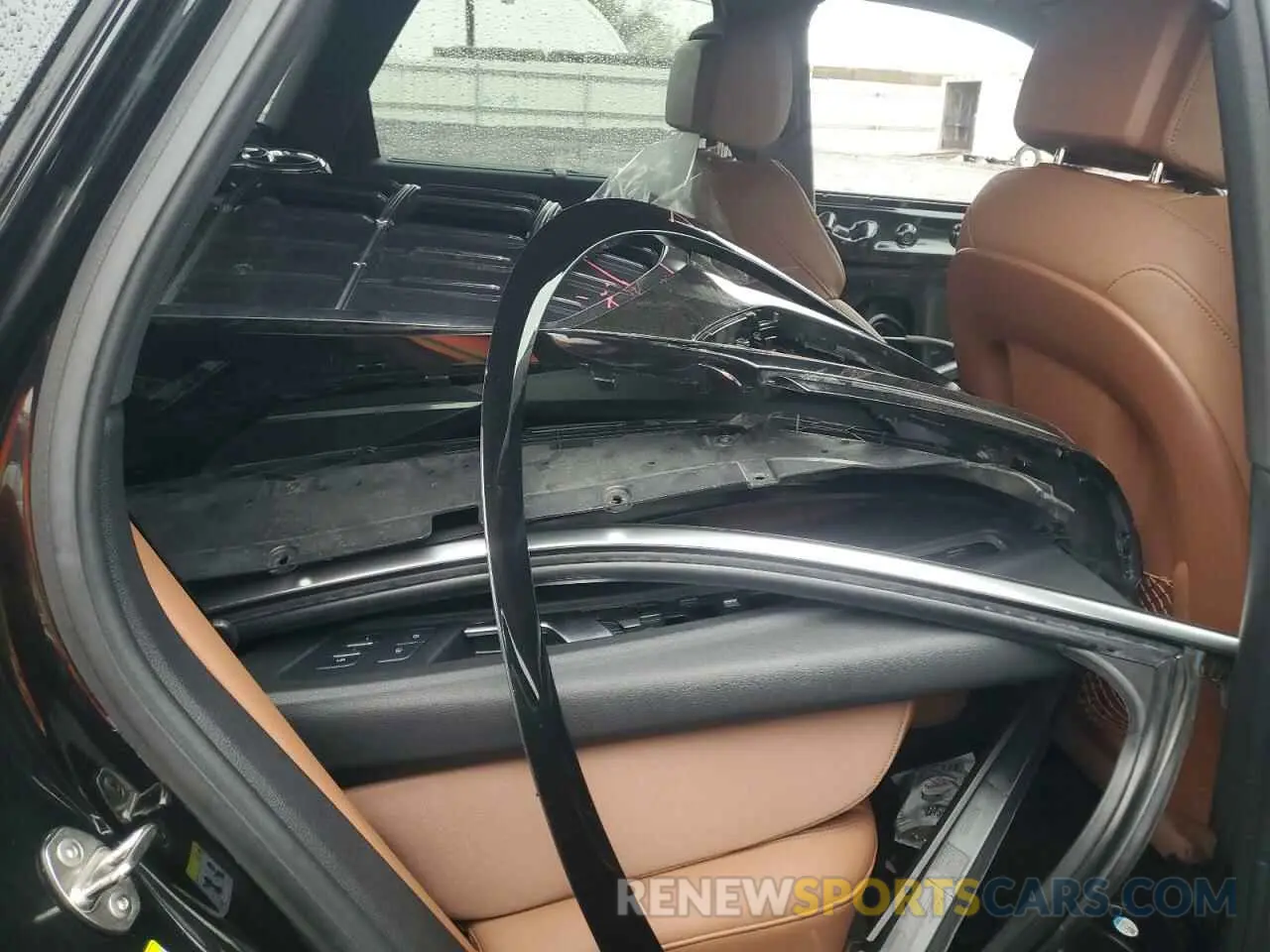 11 Photograph of a damaged car WA1CAAFY5M2082115 AUDI Q5 2021