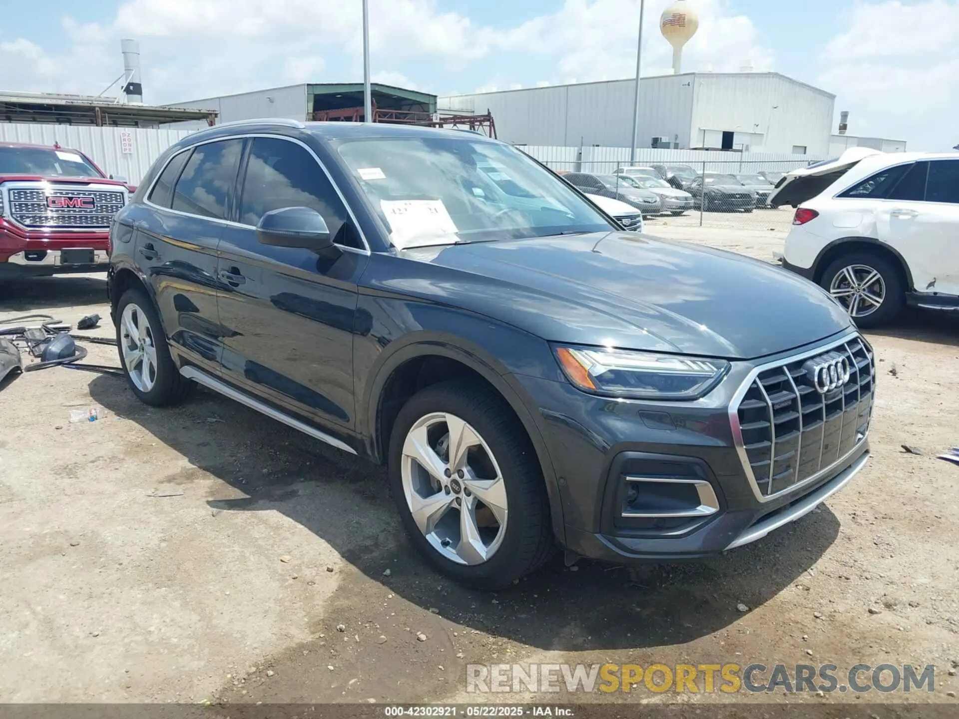 1 Photograph of a damaged car WA1CAAFY6M2114408 AUDI Q5 2021