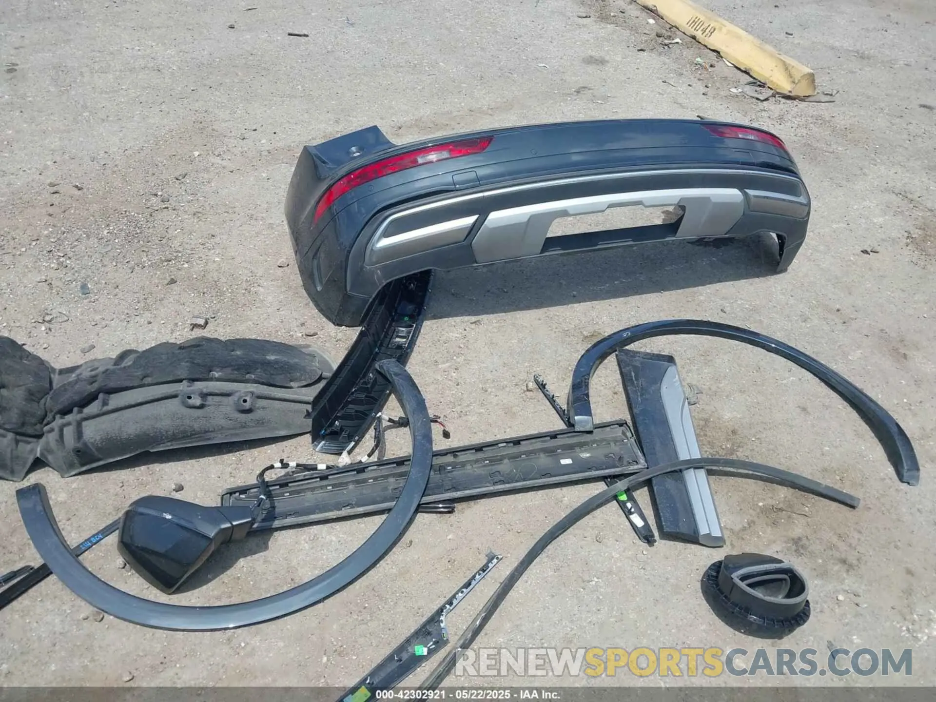 12 Photograph of a damaged car WA1CAAFY6M2114408 AUDI Q5 2021