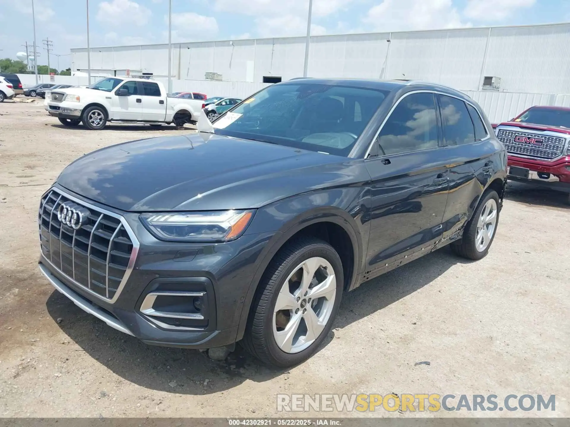 2 Photograph of a damaged car WA1CAAFY6M2114408 AUDI Q5 2021