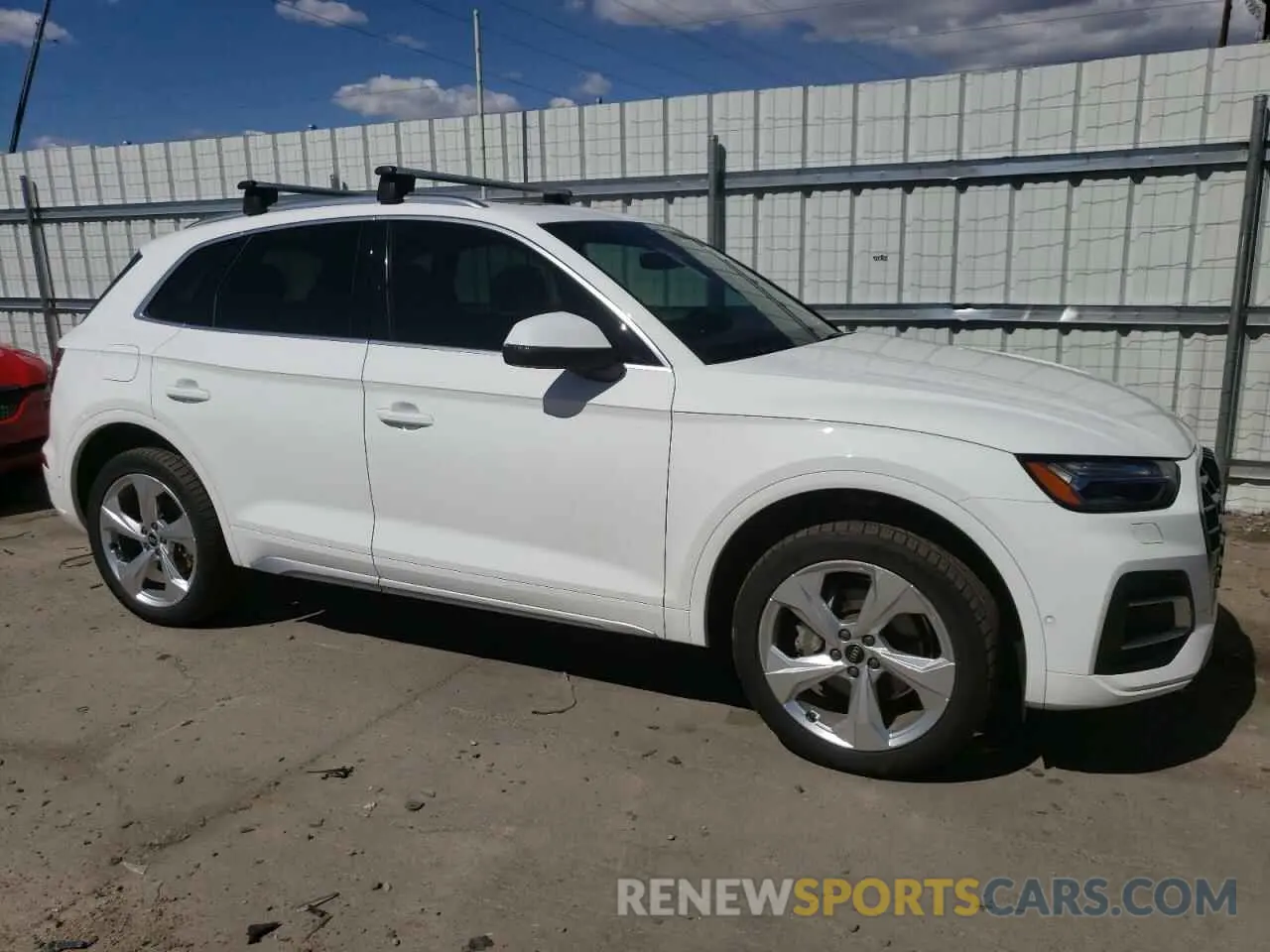 4 Photograph of a damaged car WA1CAAFY7M2020196 AUDI Q5 2021