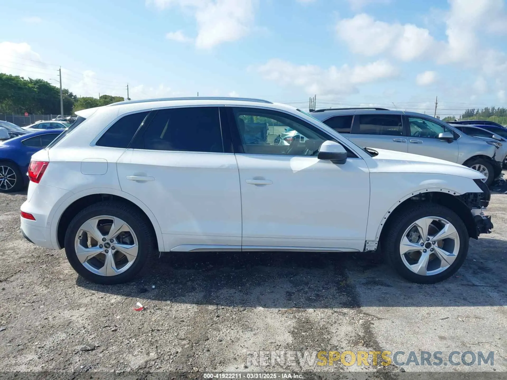 14 Photograph of a damaged car WA1CAAFY7M2034552 AUDI Q5 2021