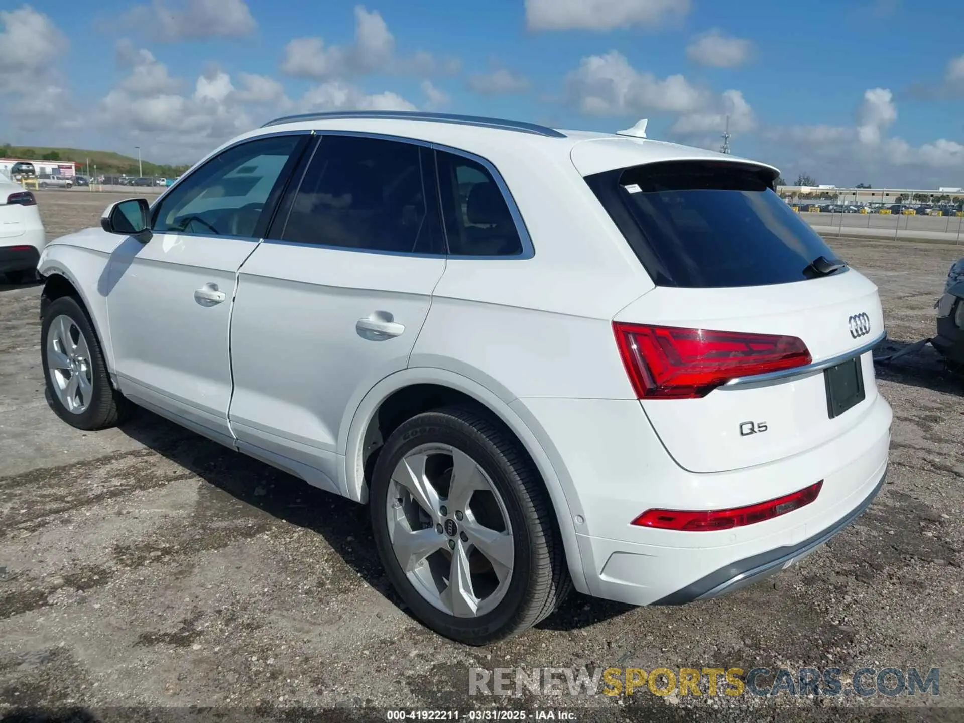3 Photograph of a damaged car WA1CAAFY7M2034552 AUDI Q5 2021