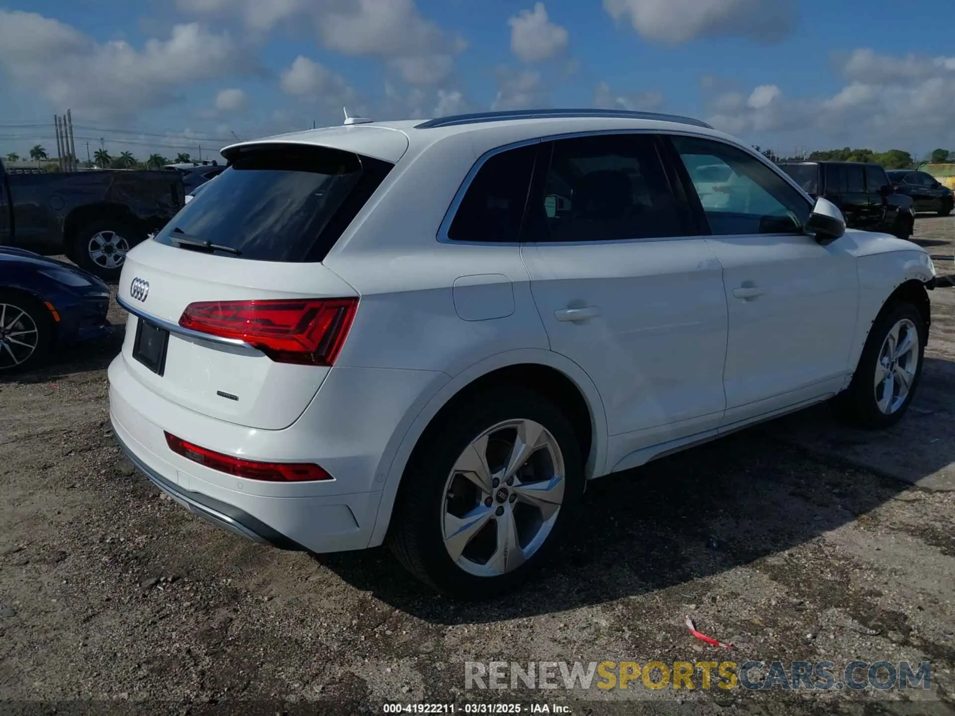 4 Photograph of a damaged car WA1CAAFY7M2034552 AUDI Q5 2021