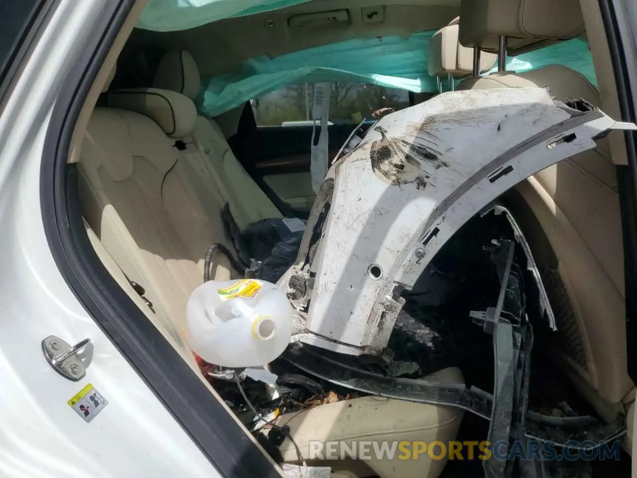 11 Photograph of a damaged car WA1CAAFY7M2097571 AUDI Q5 2021