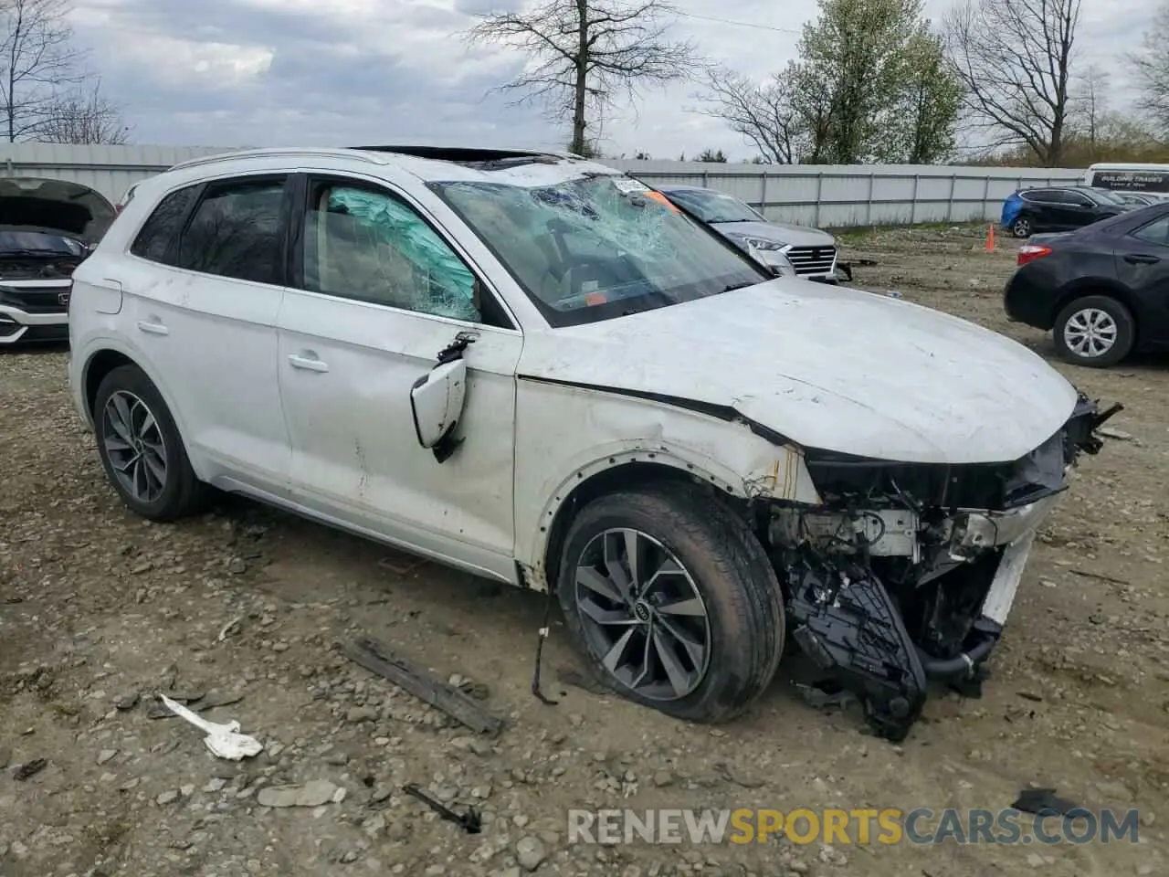 4 Photograph of a damaged car WA1CAAFY7M2097571 AUDI Q5 2021