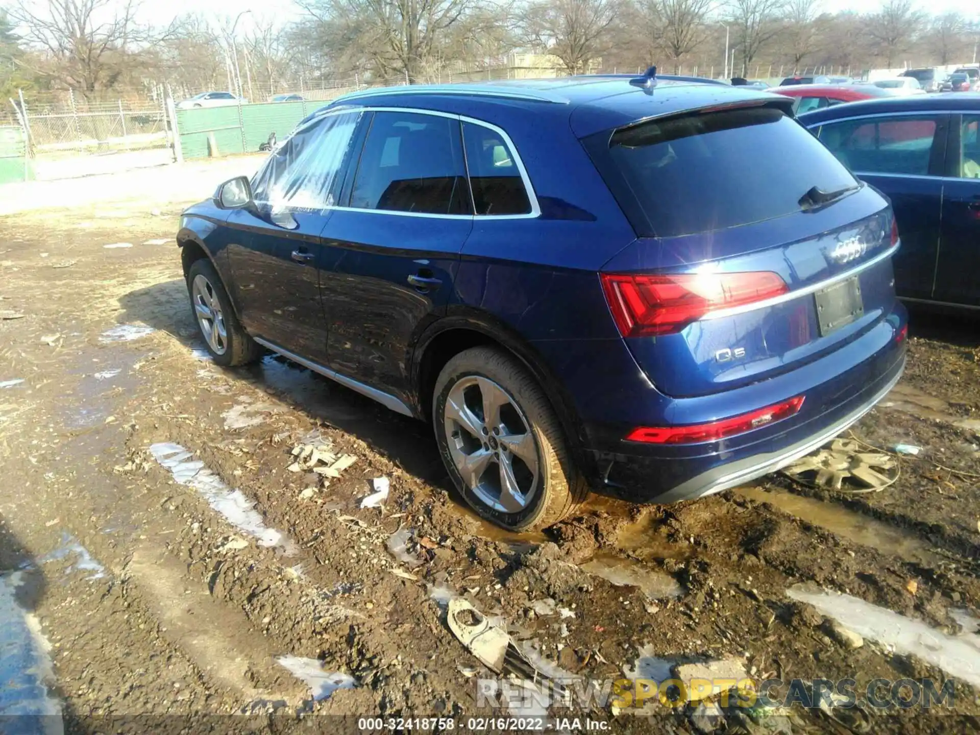 3 Photograph of a damaged car WA1CAAFY9M2021480 AUDI Q5 2021