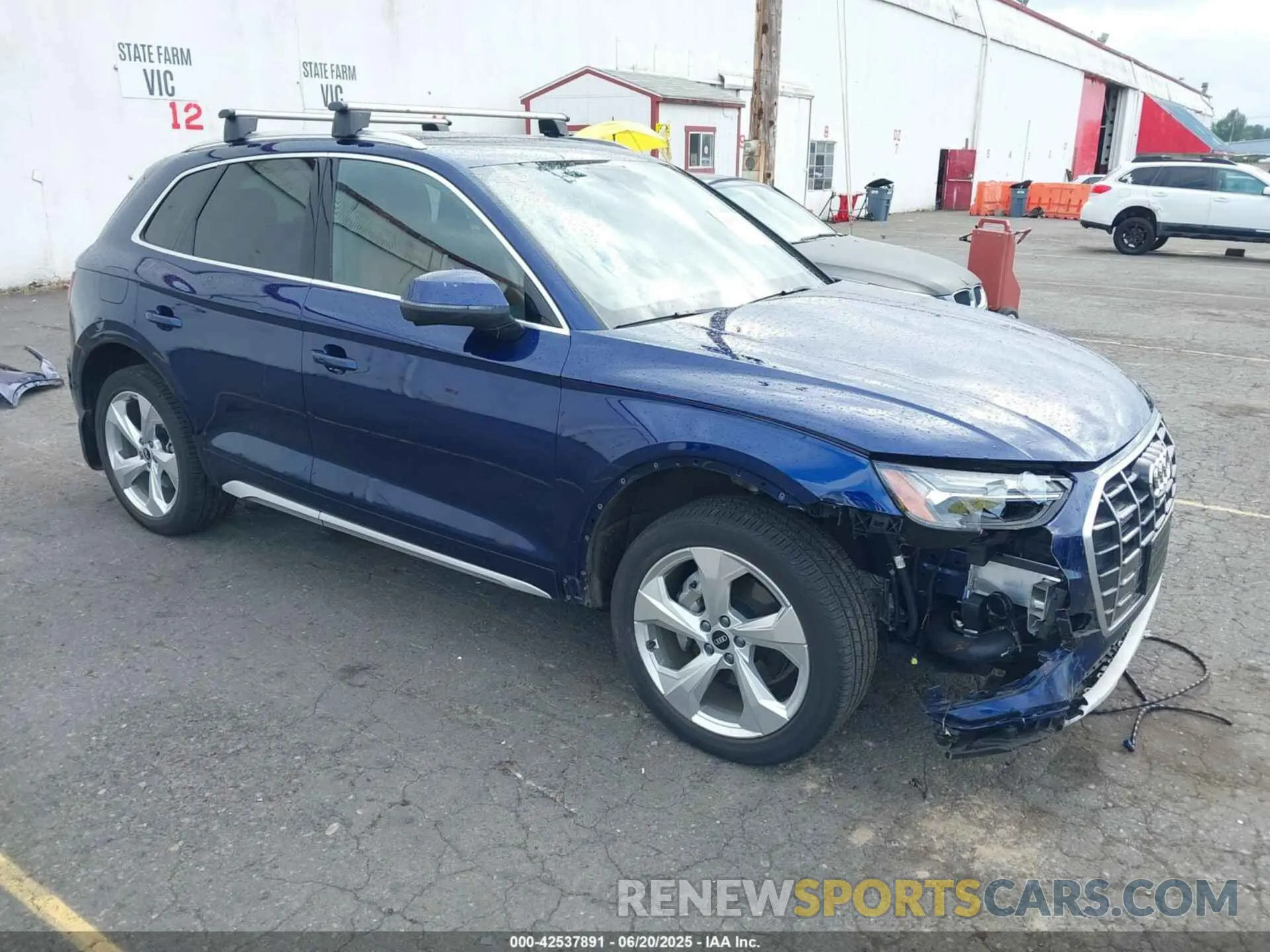 1 Photograph of a damaged car WA1CABFY6M2054233 AUDI Q5 2021