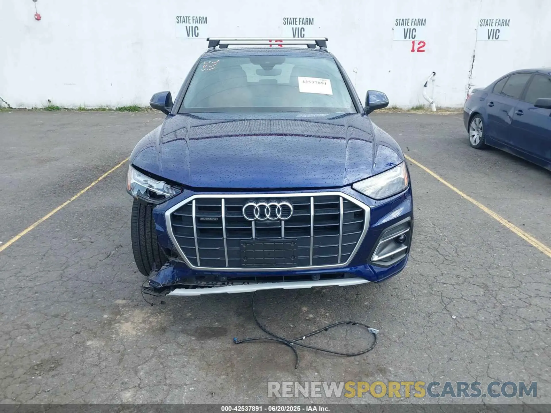 13 Photograph of a damaged car WA1CABFY6M2054233 AUDI Q5 2021