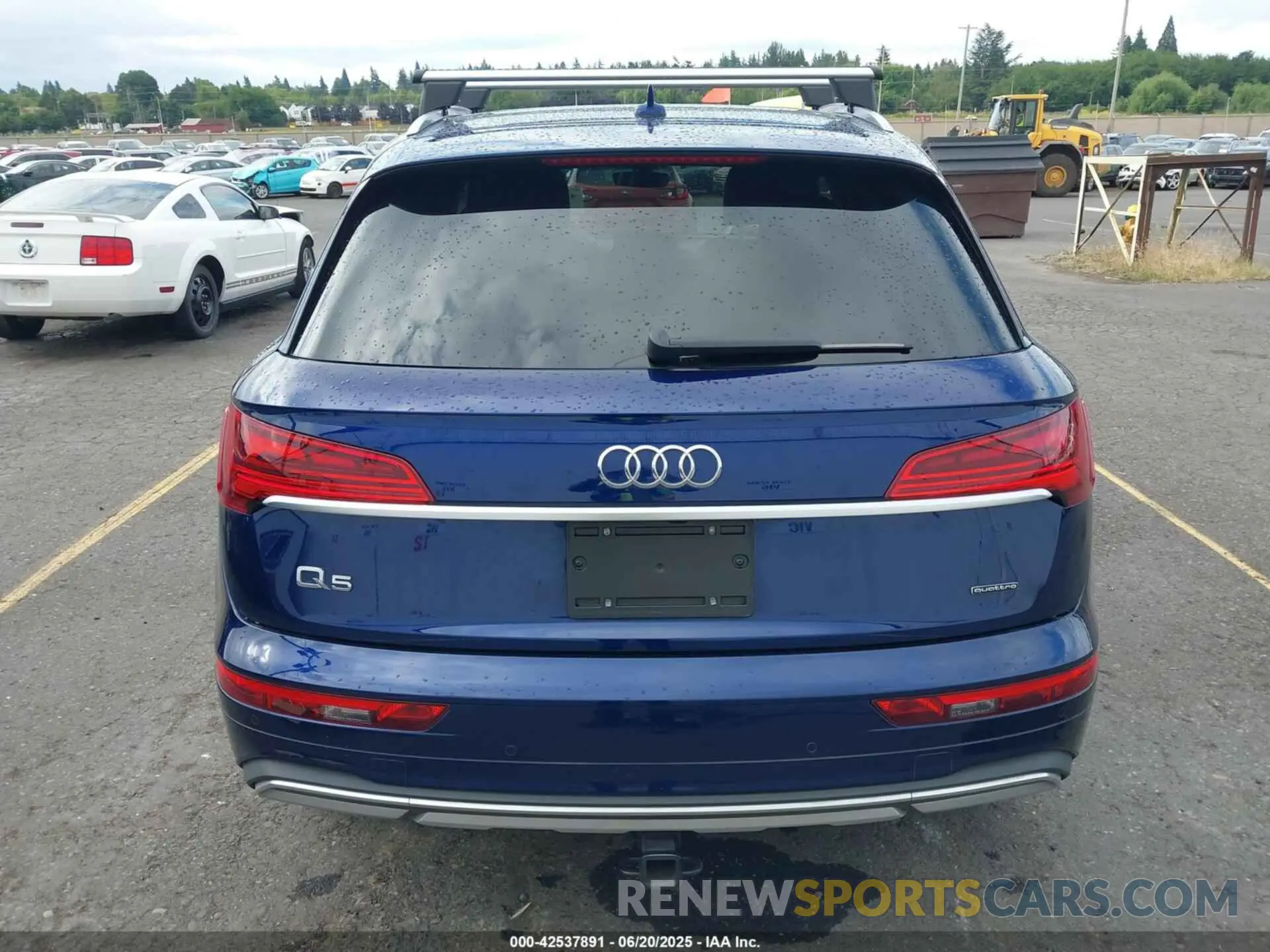 17 Photograph of a damaged car WA1CABFY6M2054233 AUDI Q5 2021