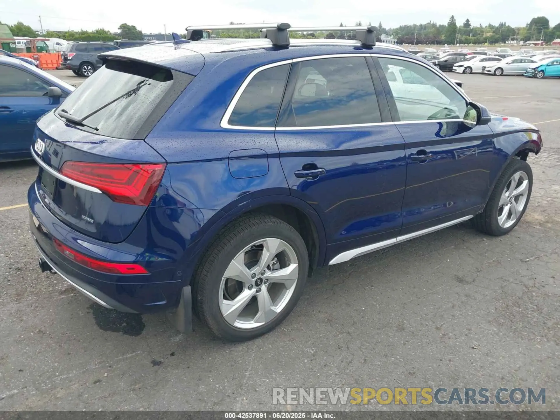 4 Photograph of a damaged car WA1CABFY6M2054233 AUDI Q5 2021