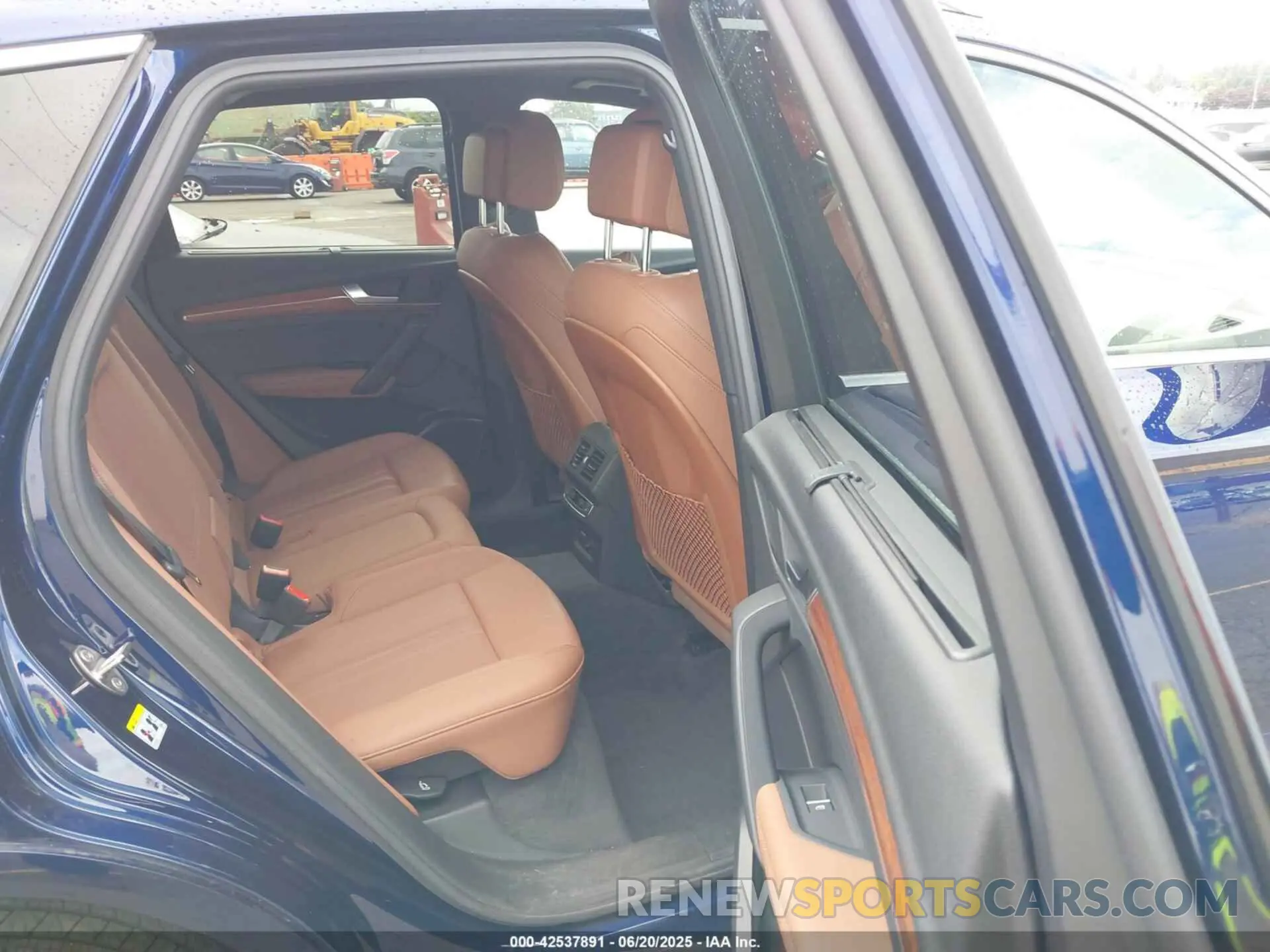 8 Photograph of a damaged car WA1CABFY6M2054233 AUDI Q5 2021