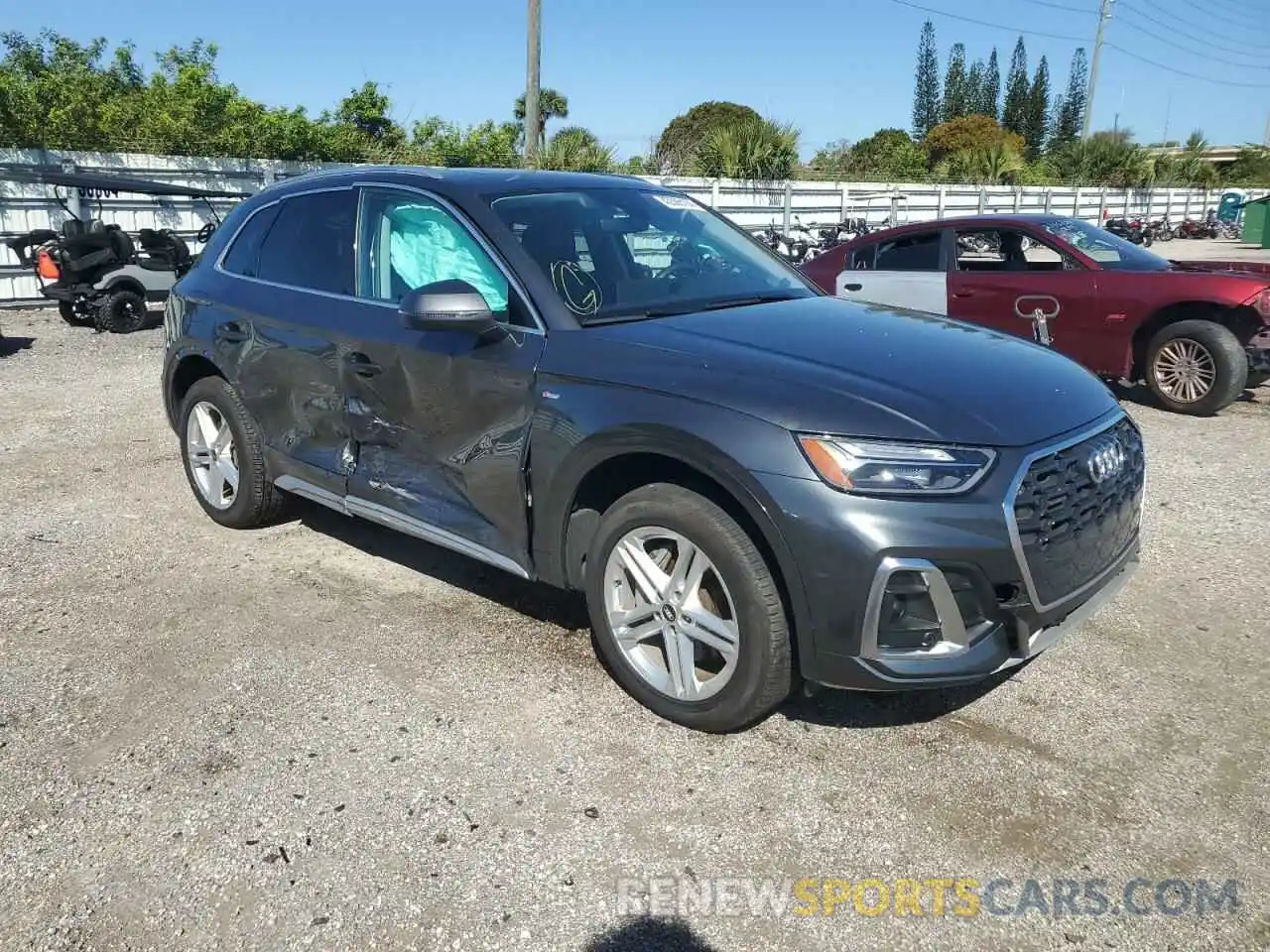 4 Photograph of a damaged car WA1E2AFY2M2048686 AUDI Q5 2021