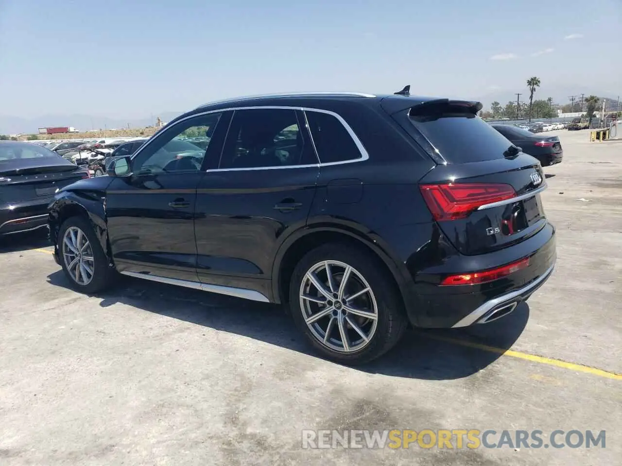 2 Photograph of a damaged car WA1E2AFY2M2061809 AUDI Q5 2021