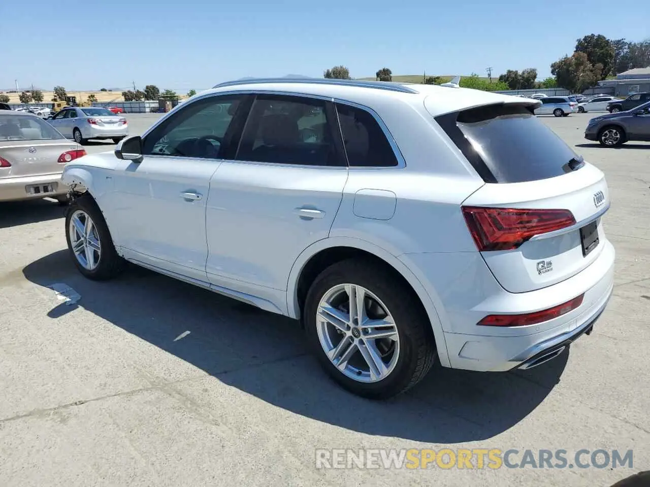2 Photograph of a damaged car WA1E2AFY2M2129560 AUDI Q5 2021