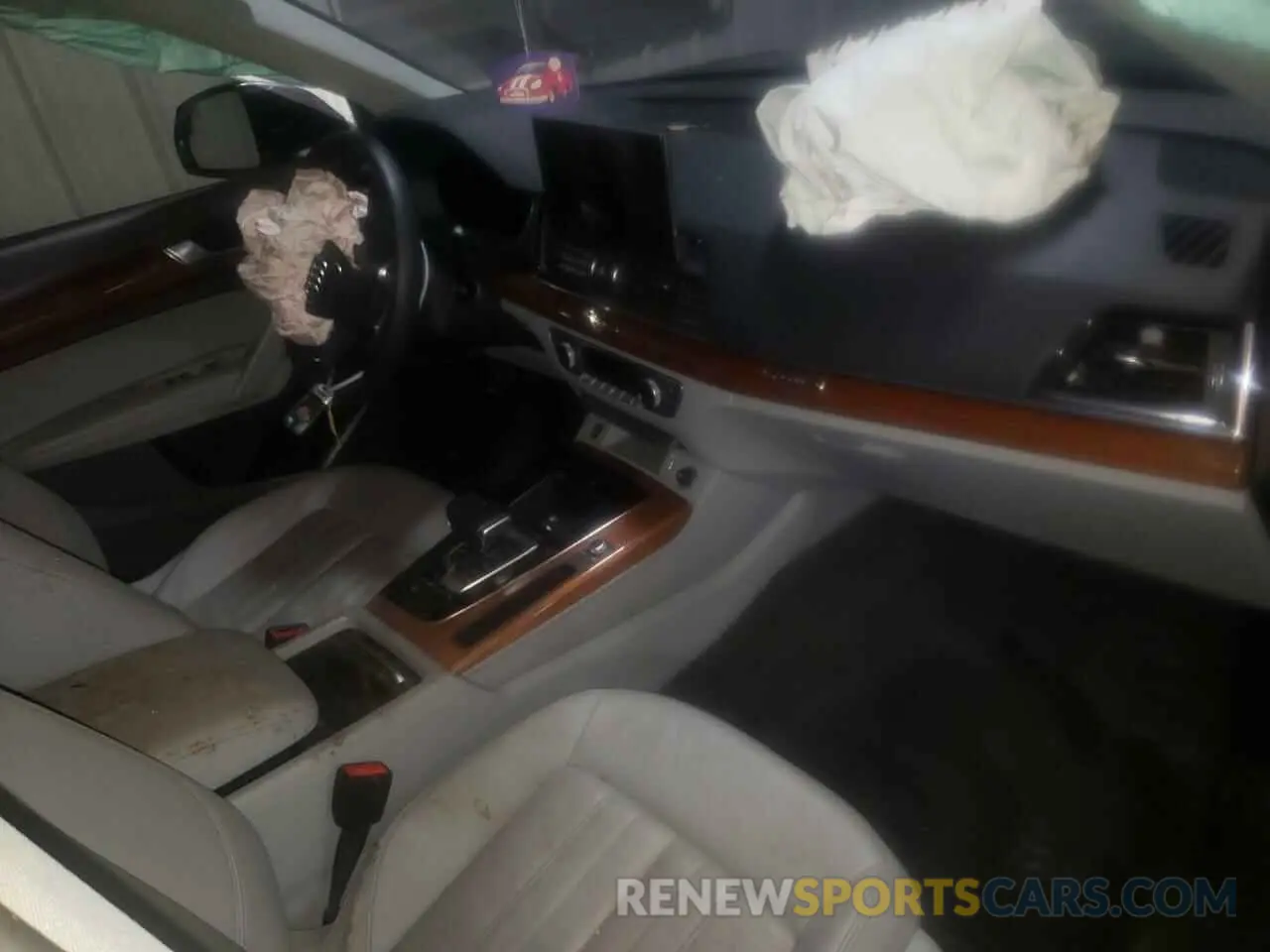 8 Photograph of a damaged car WA1E2AFY3M2106921 AUDI Q5 2021