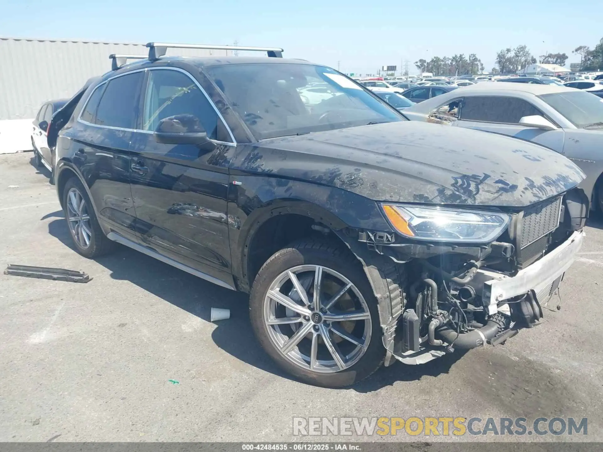 1 Photograph of a damaged car WA1E2AFY6M2060131 AUDI Q5 2021