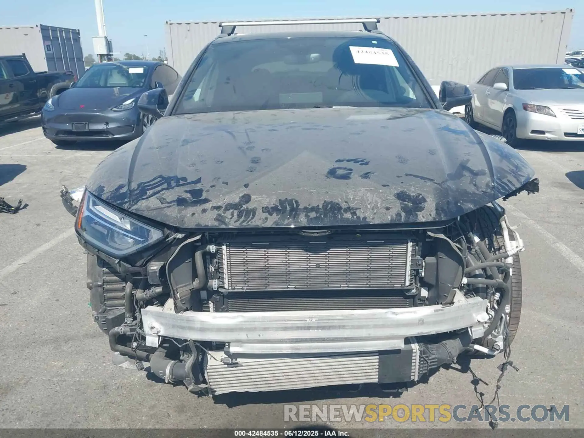 13 Photograph of a damaged car WA1E2AFY6M2060131 AUDI Q5 2021