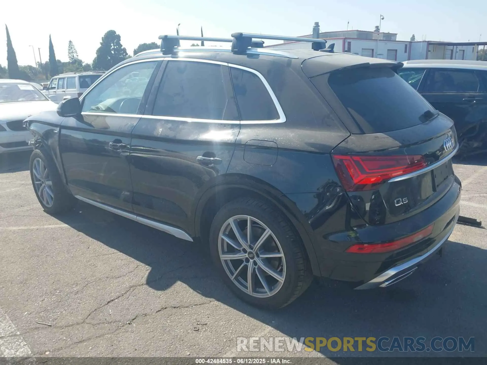 3 Photograph of a damaged car WA1E2AFY6M2060131 AUDI Q5 2021