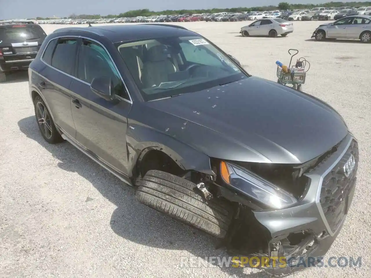 1 Photograph of a damaged car WA1E2AFY9M2137168 AUDI Q5 2021