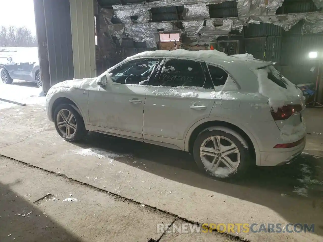 2 Photograph of a damaged car WA1E2AFYXM2055319 AUDI Q5 2021