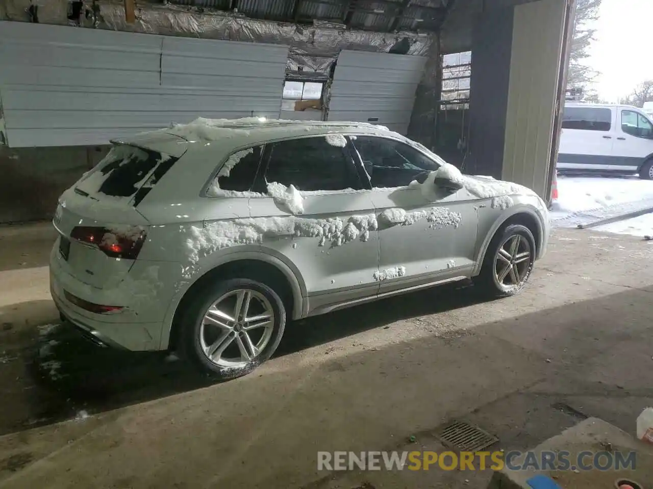 3 Photograph of a damaged car WA1E2AFYXM2055319 AUDI Q5 2021