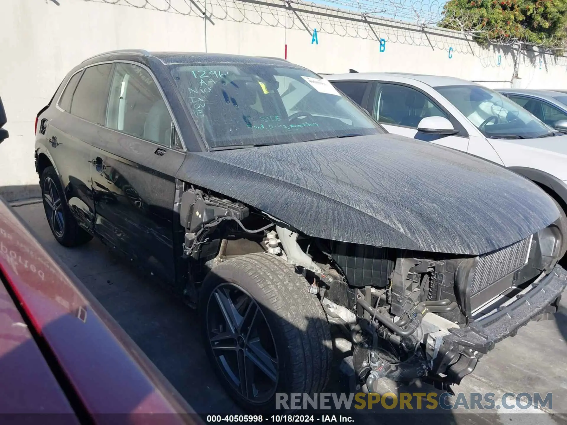 1 Photograph of a damaged car WA1E2AFYXM2103949 AUDI Q5 2021