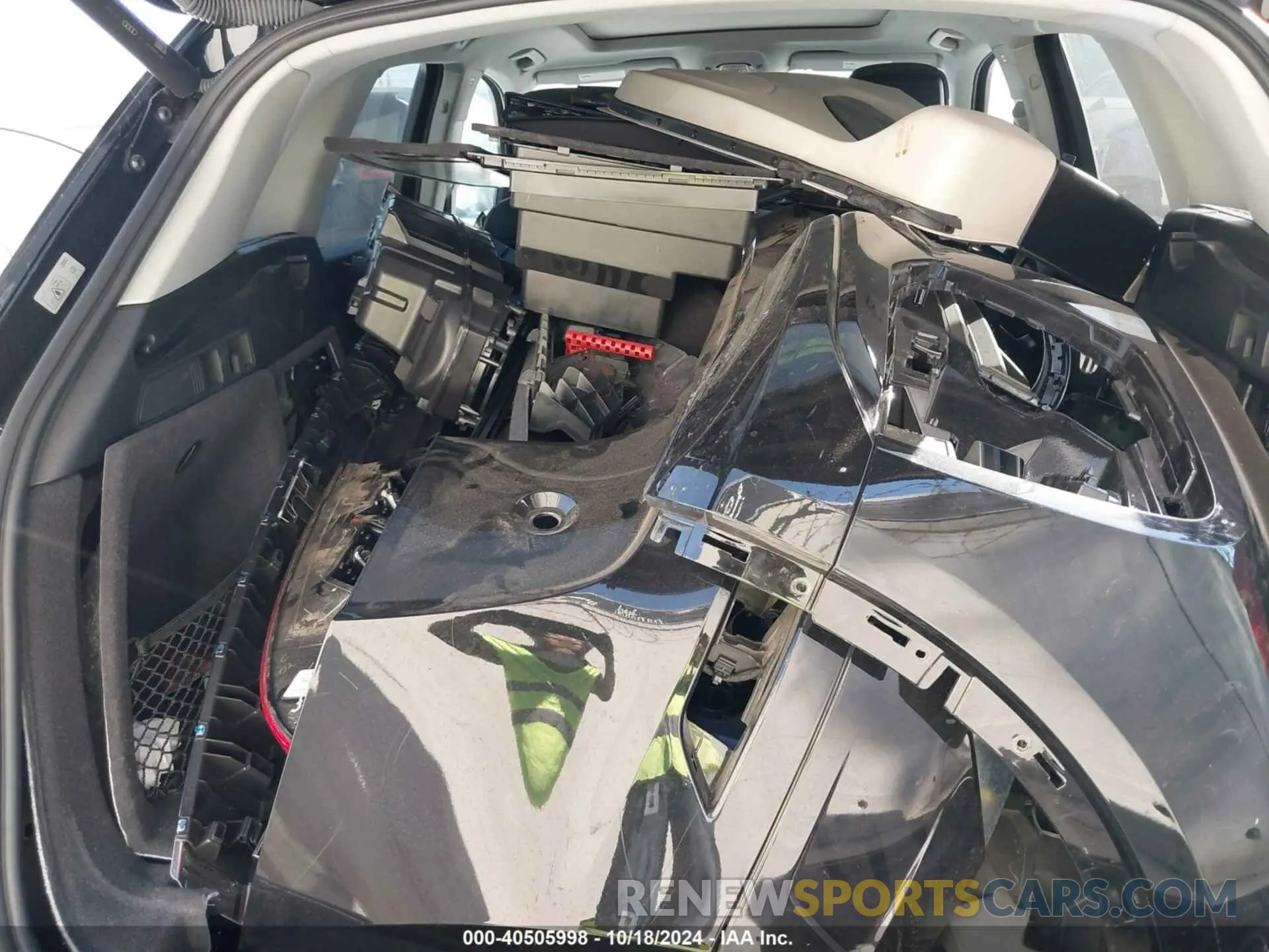 12 Photograph of a damaged car WA1E2AFYXM2103949 AUDI Q5 2021