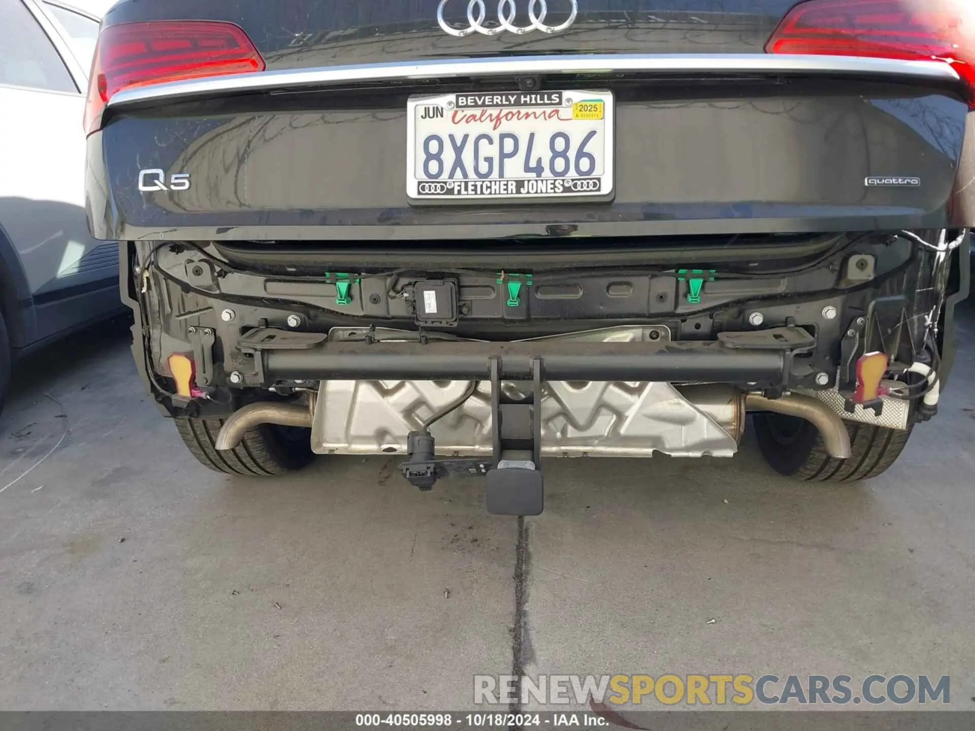 18 Photograph of a damaged car WA1E2AFYXM2103949 AUDI Q5 2021