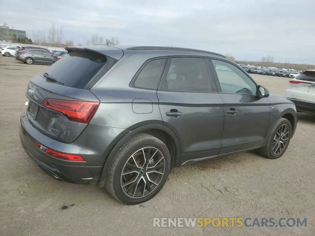 3 Photograph of a damaged car WA1EAAFYXM2066534 AUDI Q5 2021