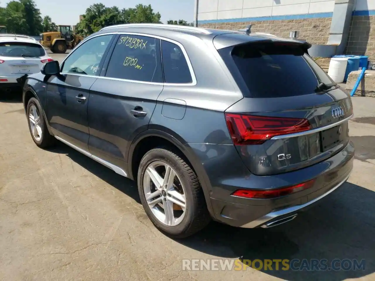 3 Photograph of a damaged car WA1F2AFY2M2009097 AUDI Q5 2021