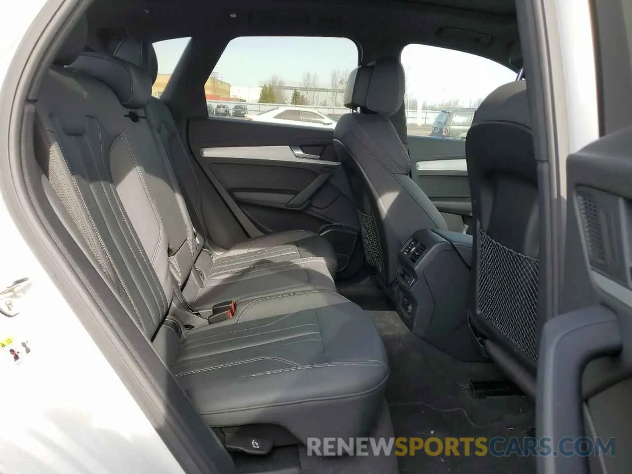 11 Photograph of a damaged car WA1FAAFY7M2047170 AUDI Q5 2021