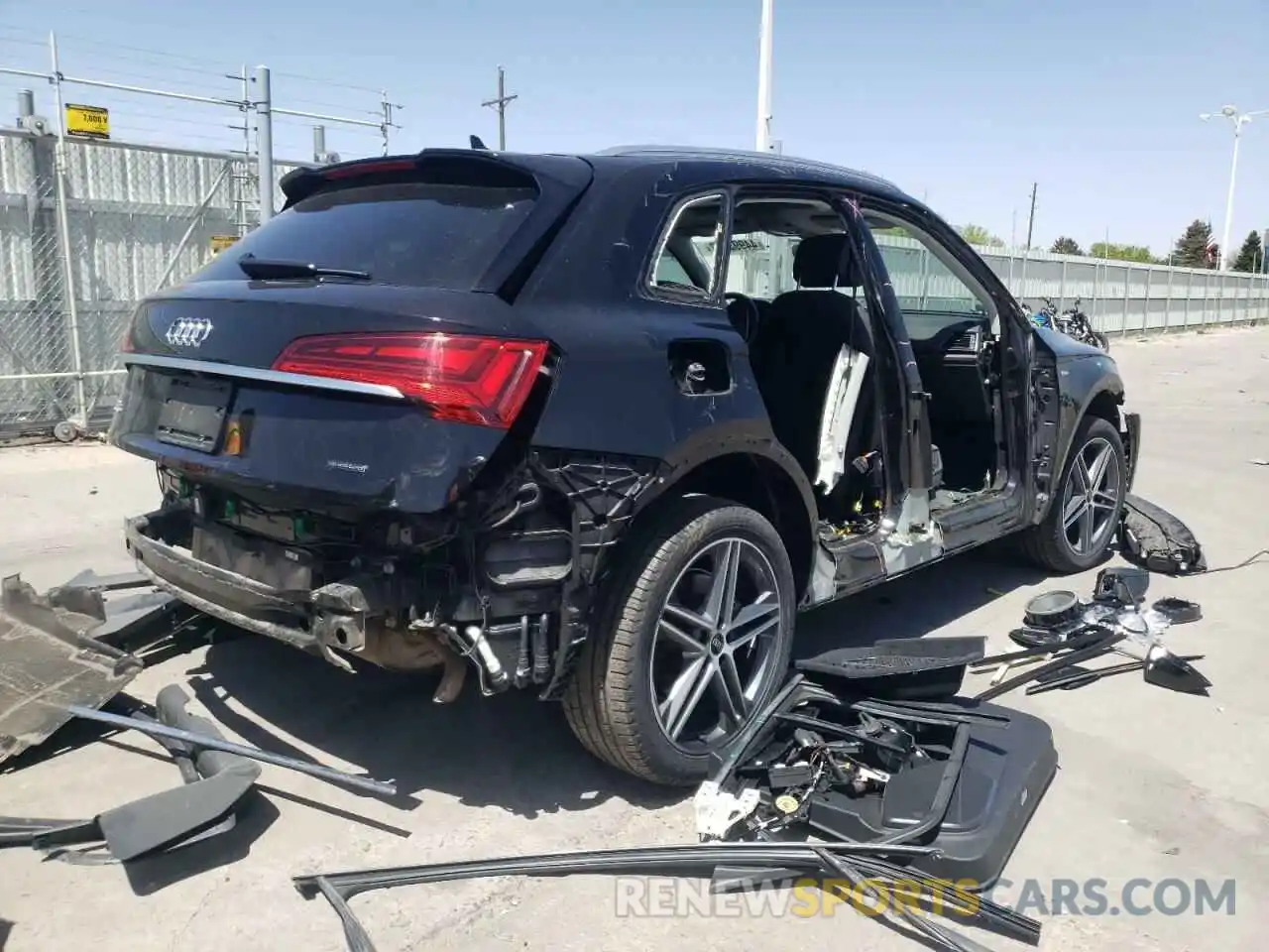 4 Photograph of a damaged car WA1G2AFY4M2007131 AUDI Q5 2021