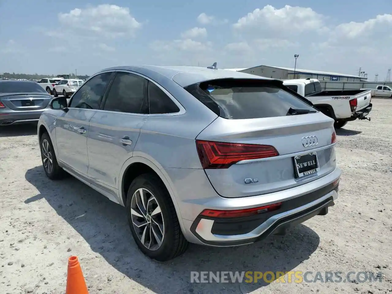 3 Photograph of a damaged car WA14AAFY0N2102745 AUDI Q5 2022