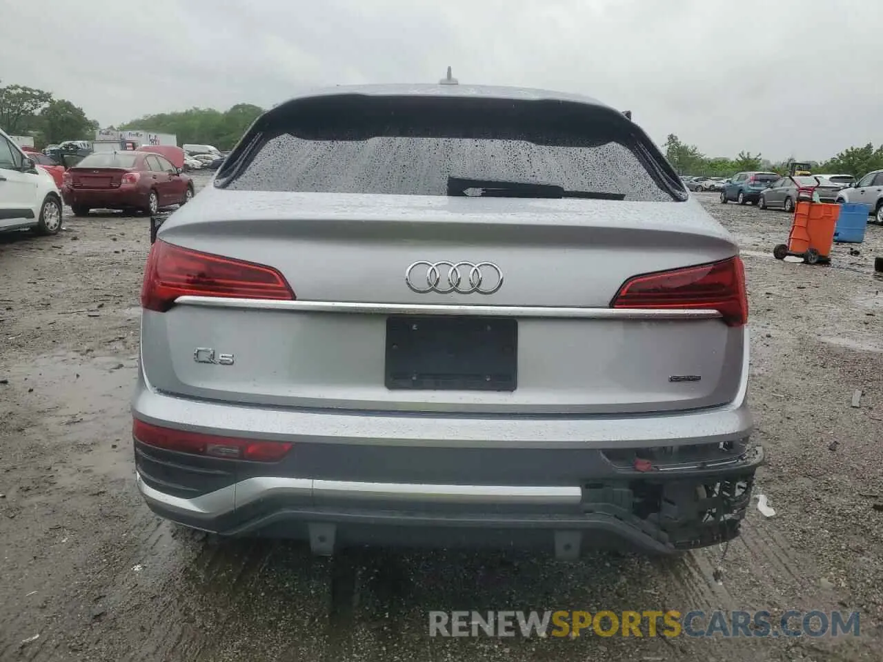 6 Photograph of a damaged car WA14AAFY5N2072545 AUDI Q5 2022