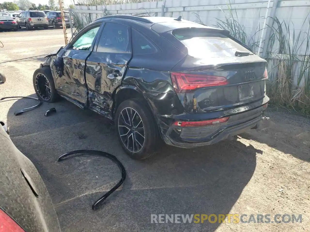 3 Photograph of a damaged car WA14AAFY5N2102756 AUDI Q5 2022