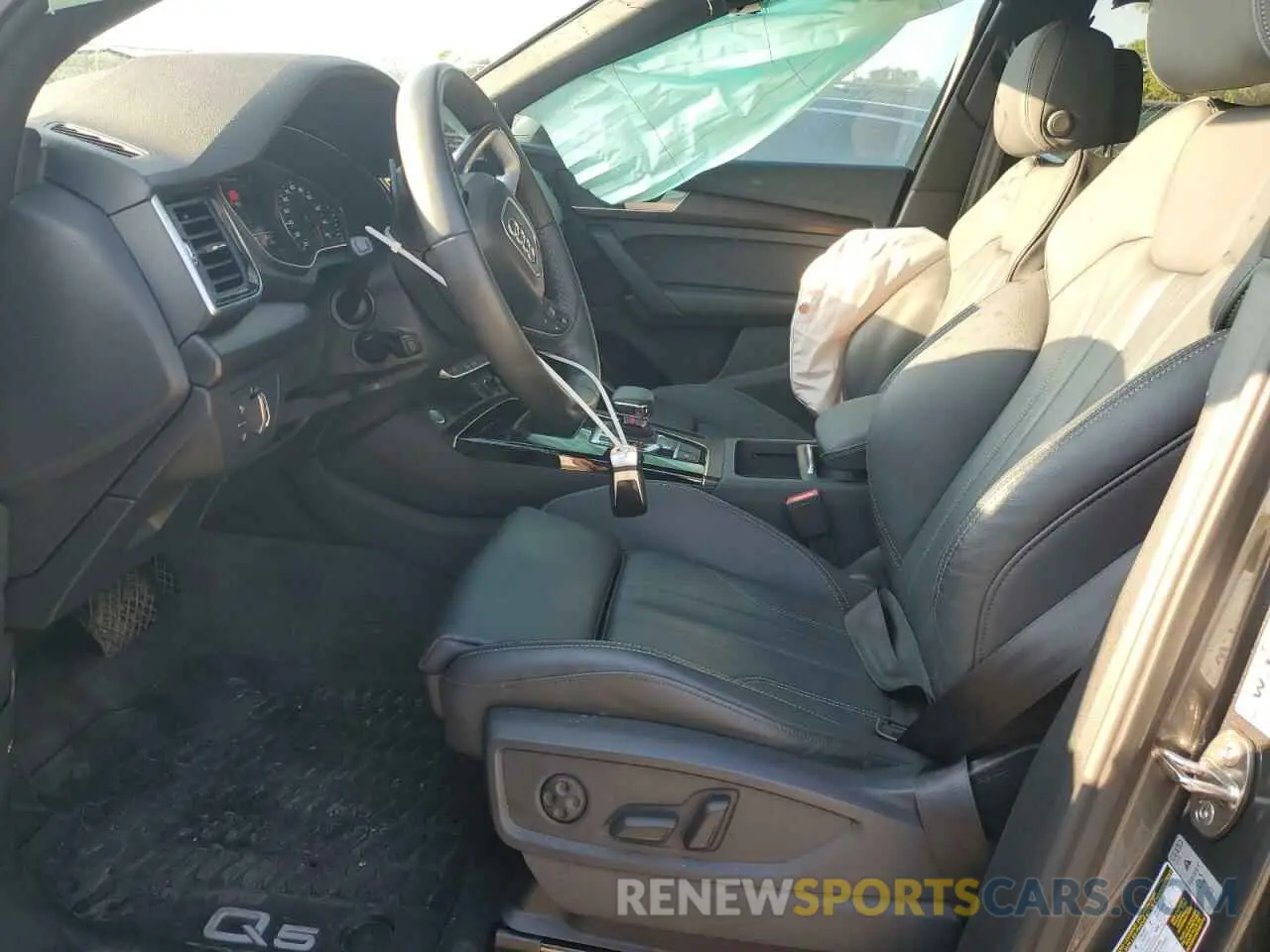 7 Photograph of a damaged car WA14AAFY5N2109383 AUDI Q5 2022